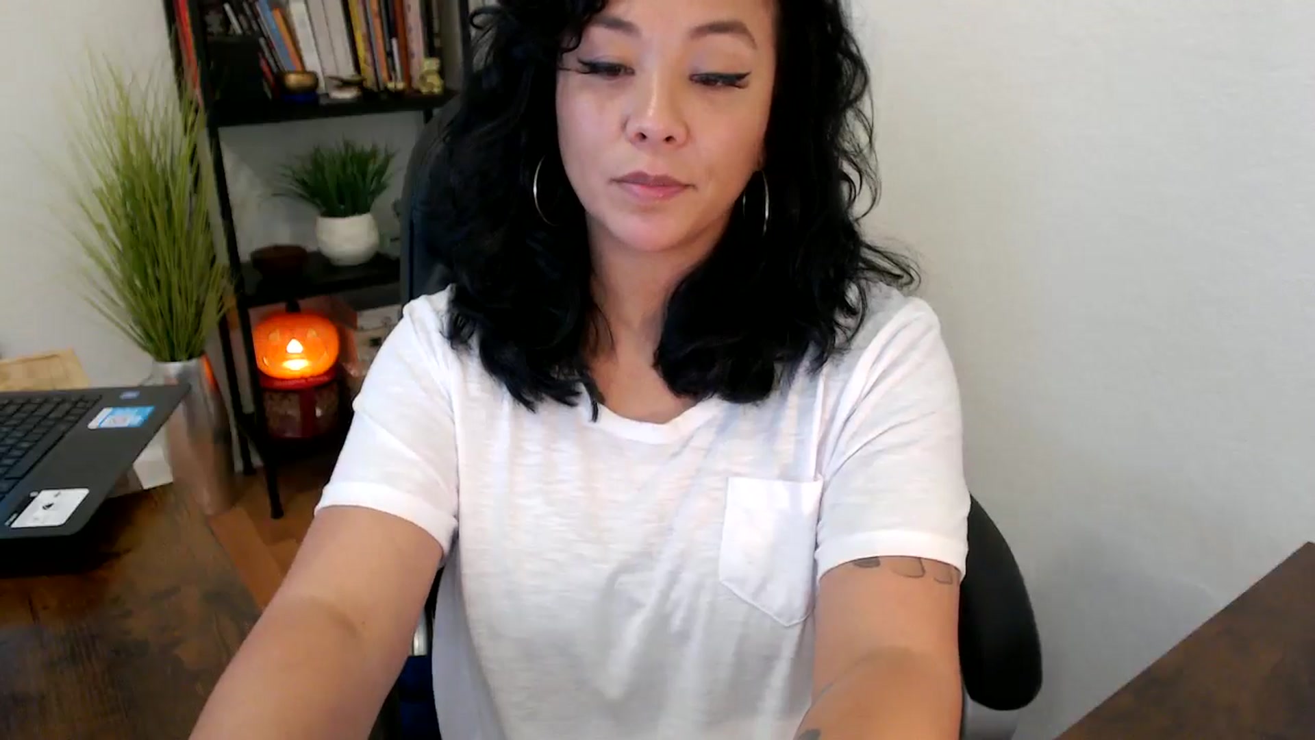 Gallery image thumbnail from MickaylaMinx's myfreecams stream on, 10/14/2024, 19:21 image 9 of 20