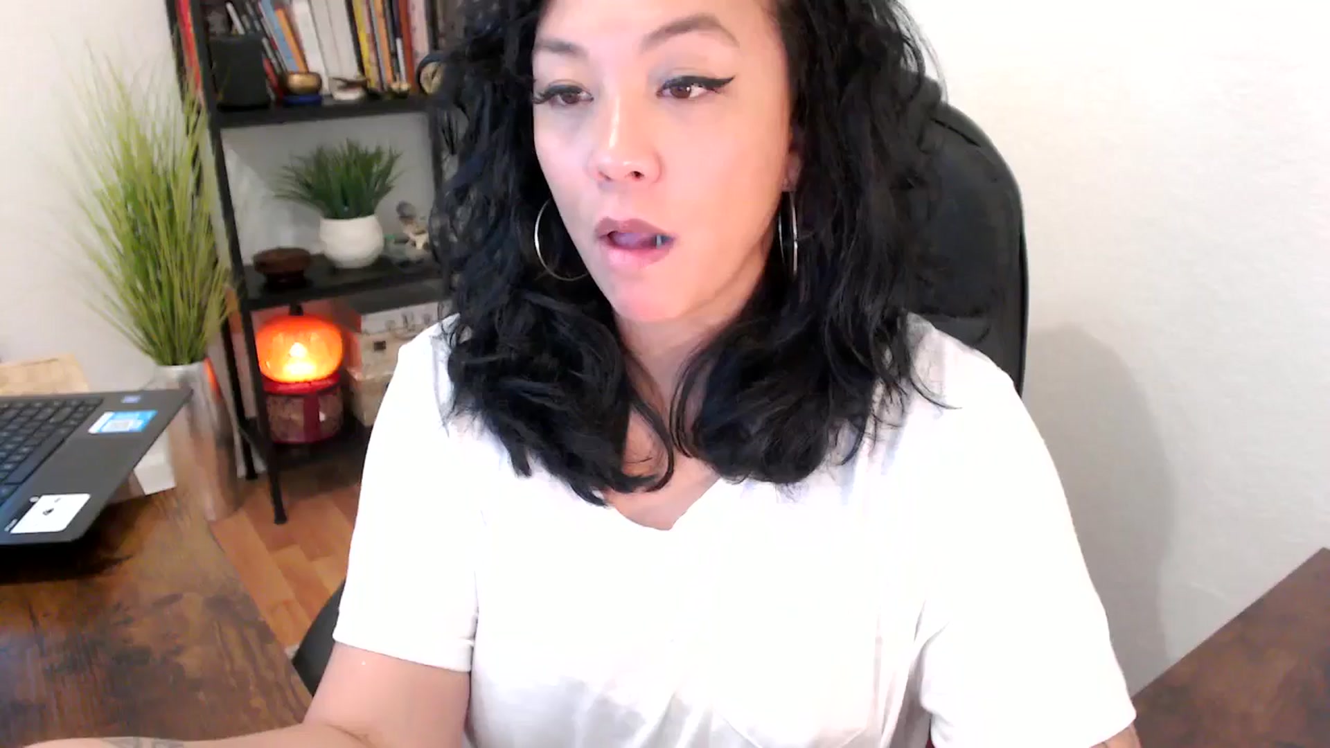 Gallery image thumbnail from MickaylaMinx's myfreecams stream on, 10/14/2024, 20:03 image 1 of 20