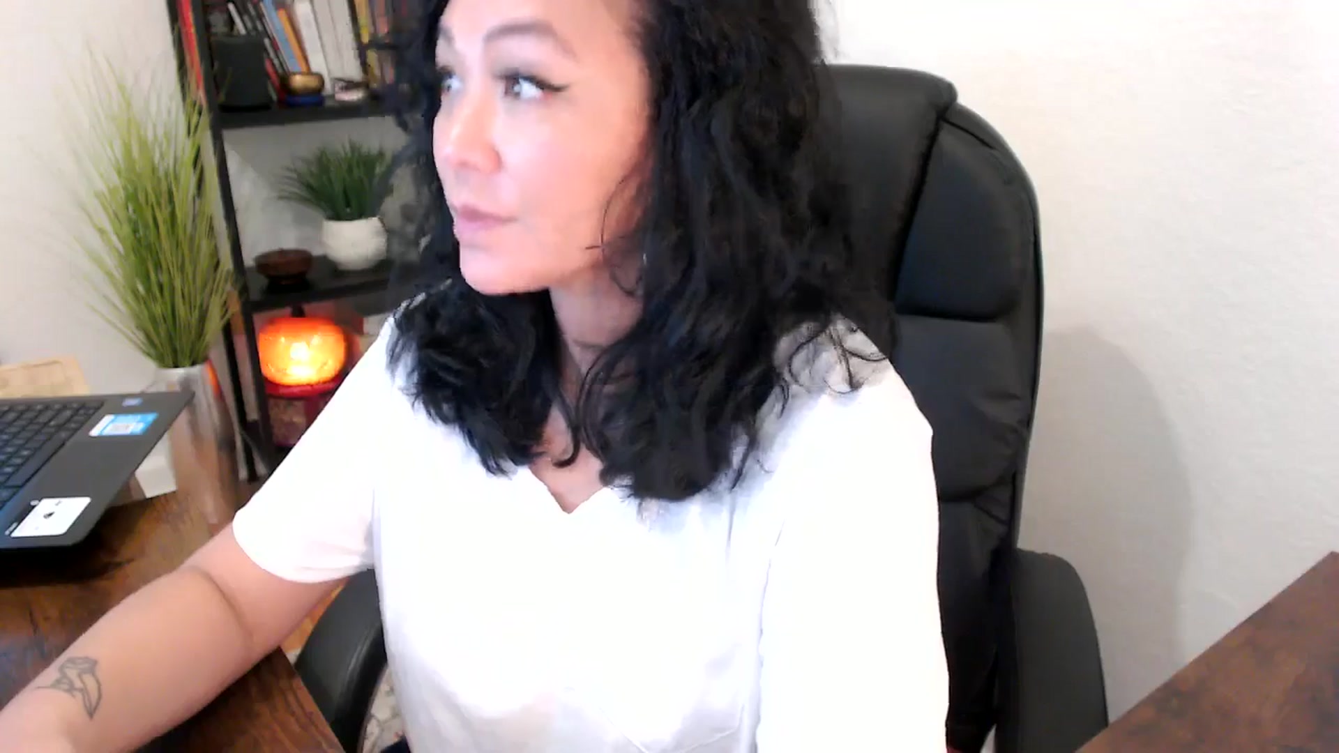 Gallery image thumbnail from MickaylaMinx's myfreecams stream on, 10/14/2024, 20:03 image 2 of 20