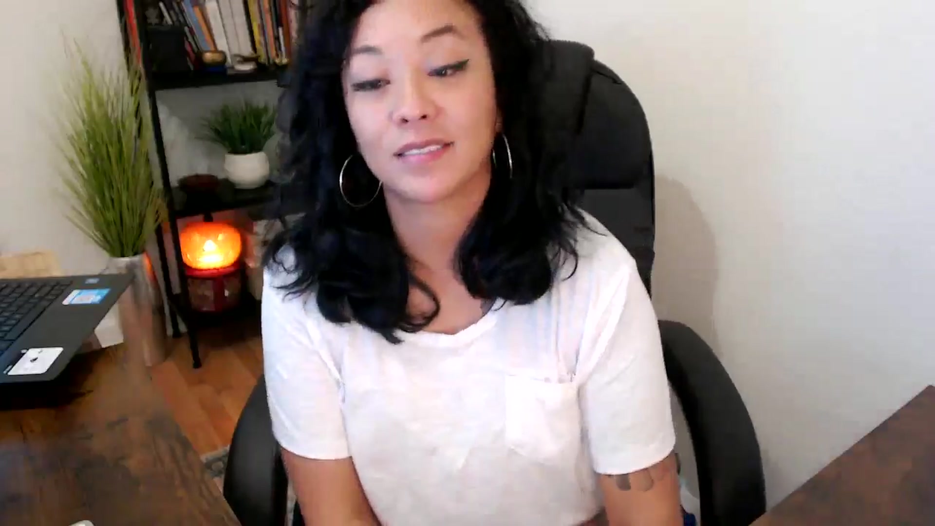 Gallery image thumbnail from MickaylaMinx's myfreecams stream on, 10/14/2024, 20:03 image 12 of 20