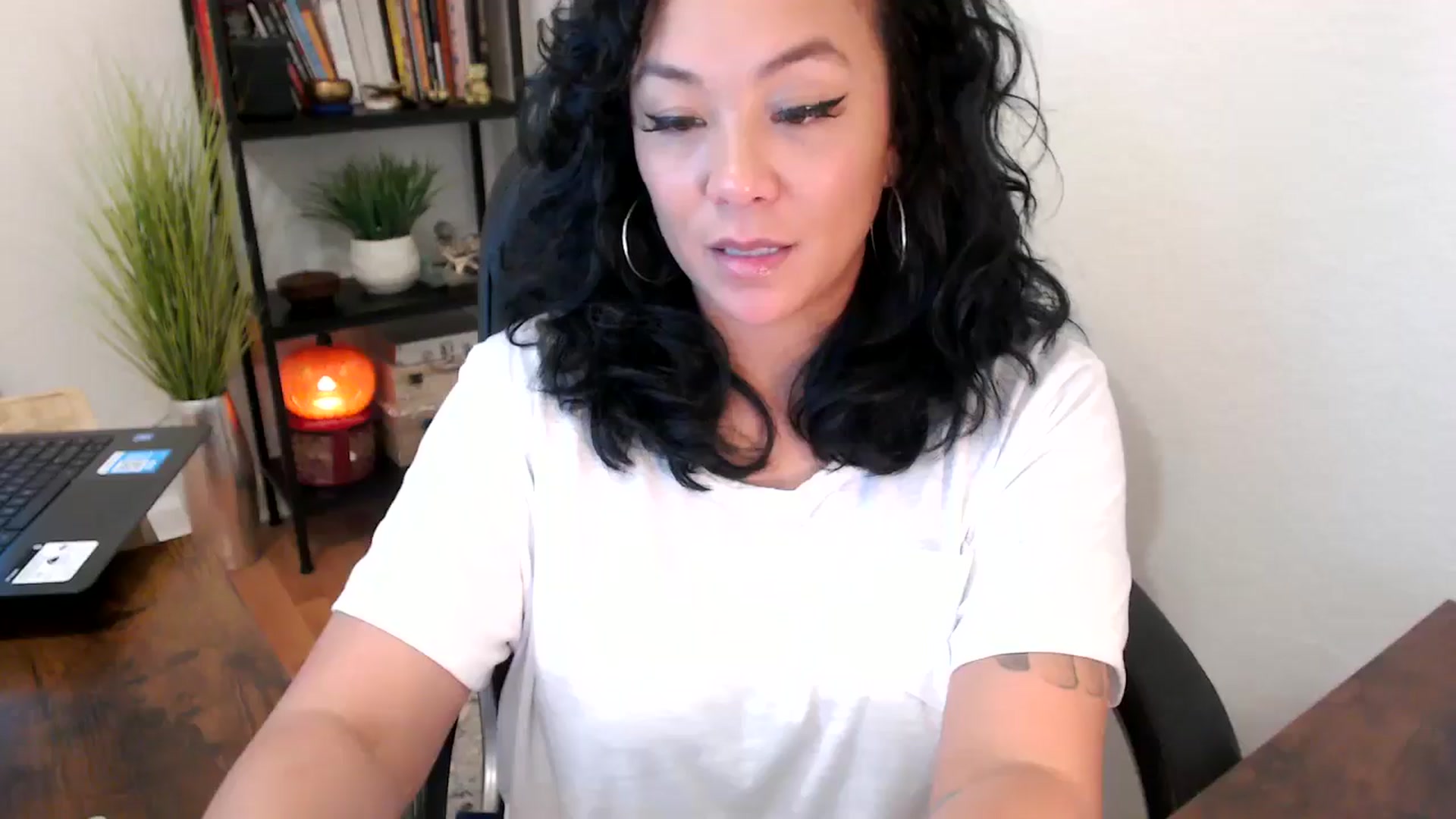 Gallery image thumbnail from MickaylaMinx's myfreecams stream on, 10/14/2024, 20:03 image 9 of 20