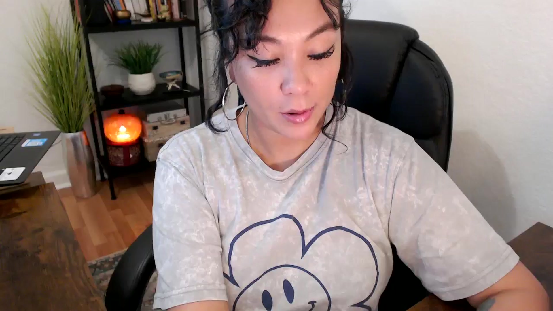 Gallery image thumbnail from MickaylaMinx's myfreecams stream on, 10/15/2024, 17:25 image 7 of 20