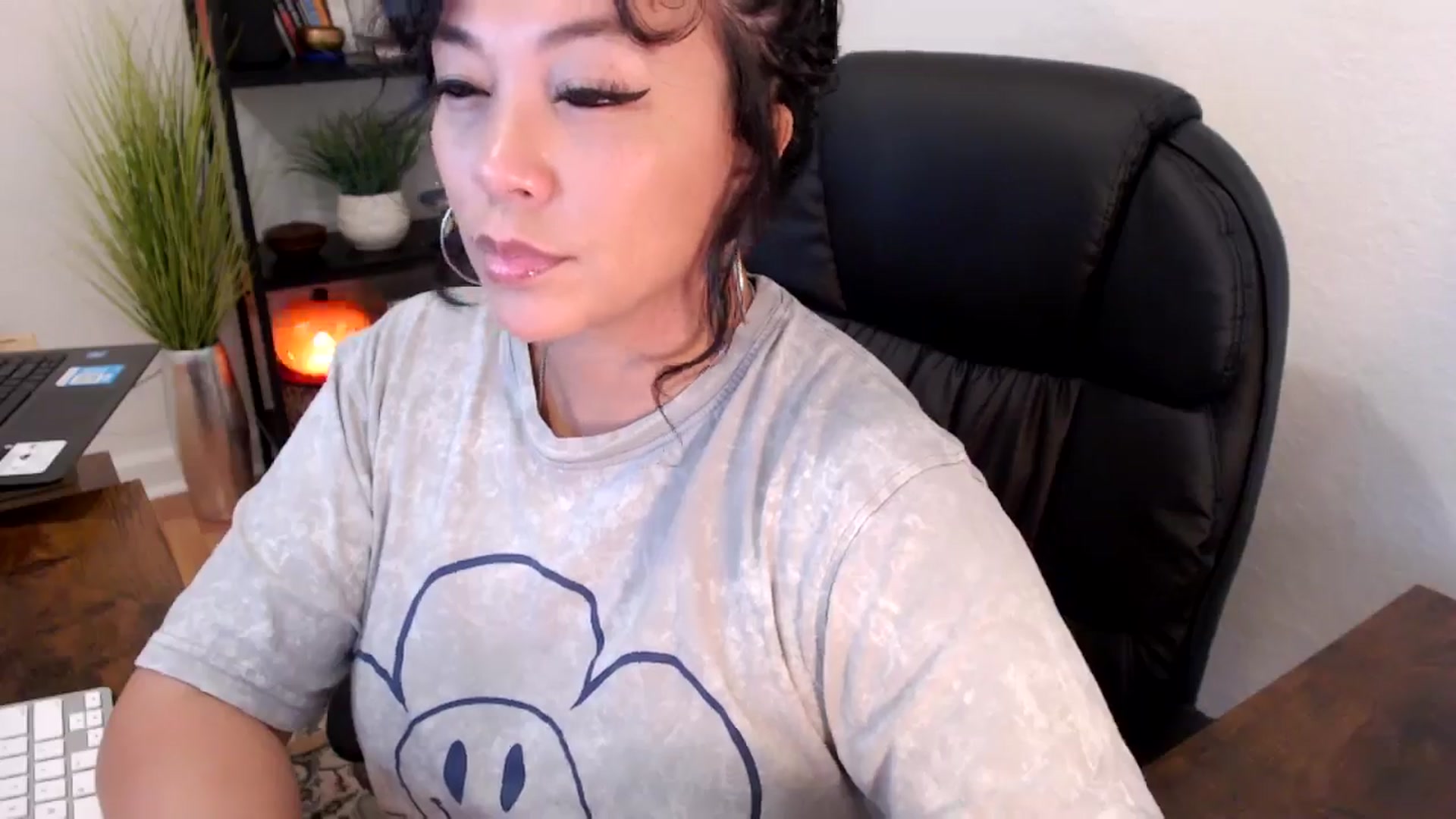 Gallery image thumbnail from MickaylaMinx's myfreecams stream on, 10/15/2024, 17:25 image 11 of 20