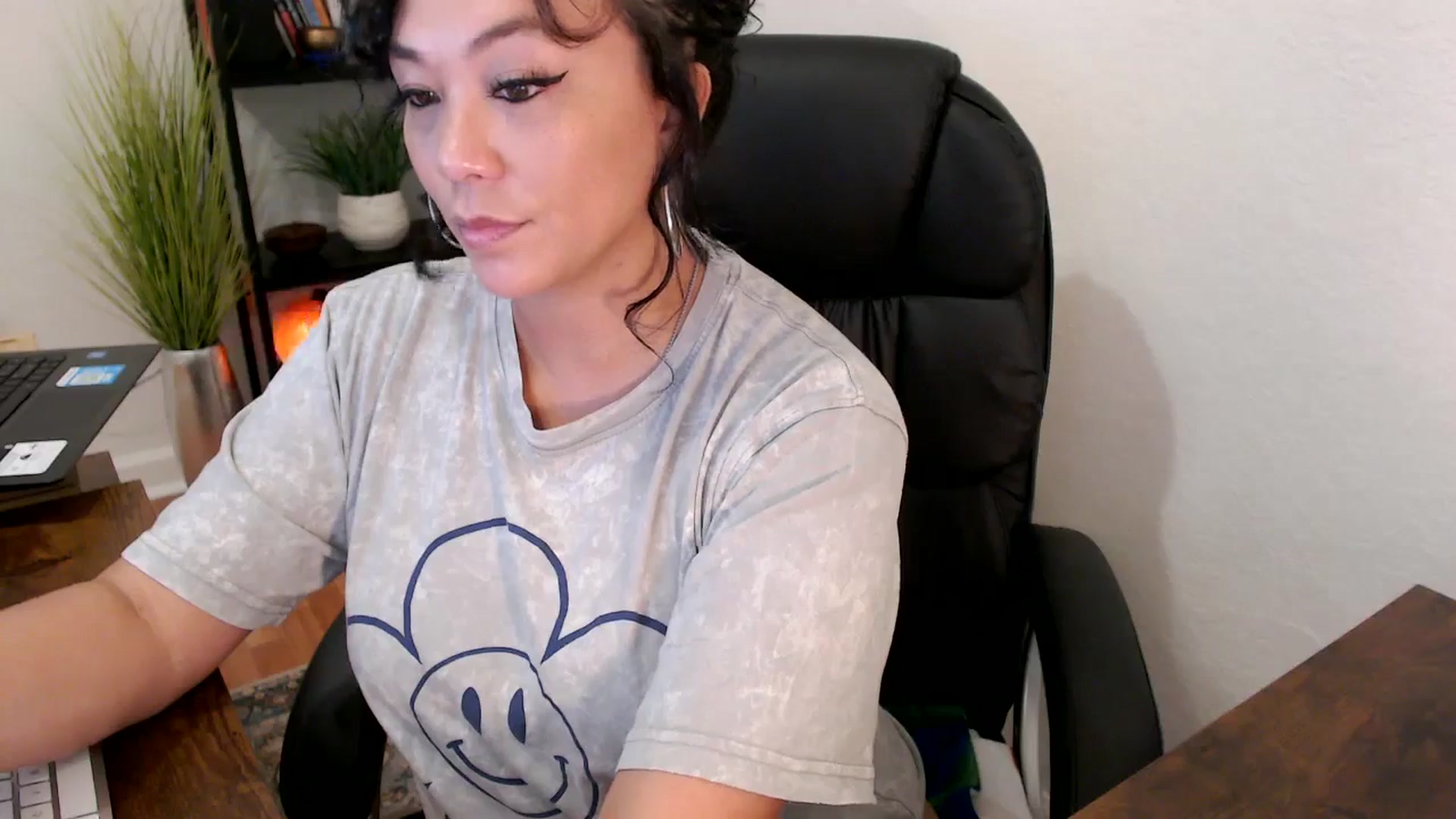 Gallery image thumbnail from MickaylaMinx's myfreecams stream on, 10/15/2024, 17:57 image 15 of 20