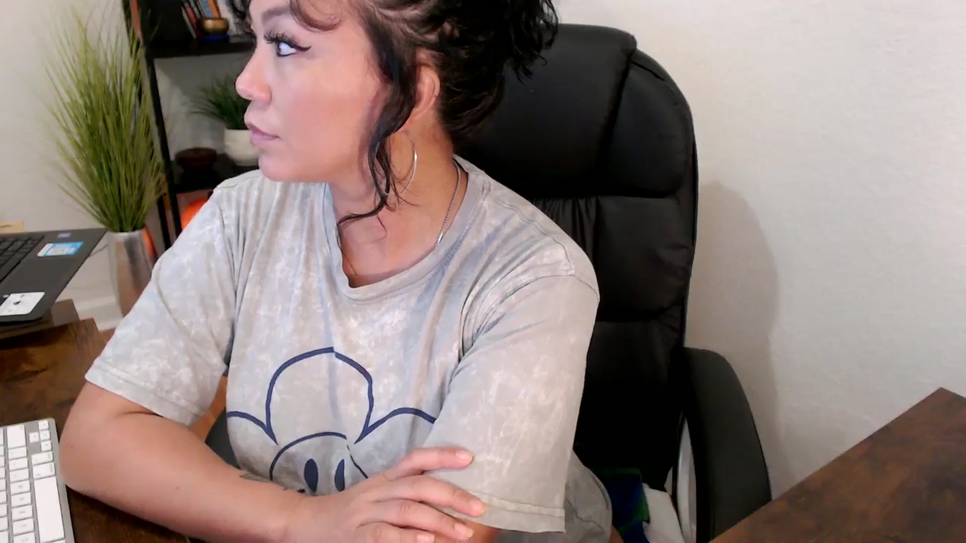 Gallery image thumbnail from MickaylaMinx's myfreecams stream on, 10/15/2024, 17:57 image 16 of 20