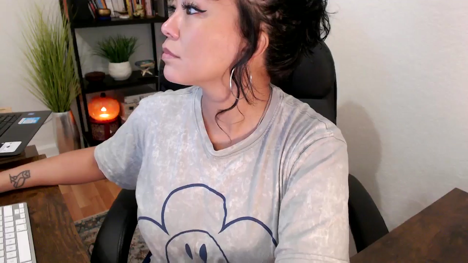 Gallery image thumbnail from MickaylaMinx's myfreecams stream on, 10/15/2024, 17:57 image 9 of 20