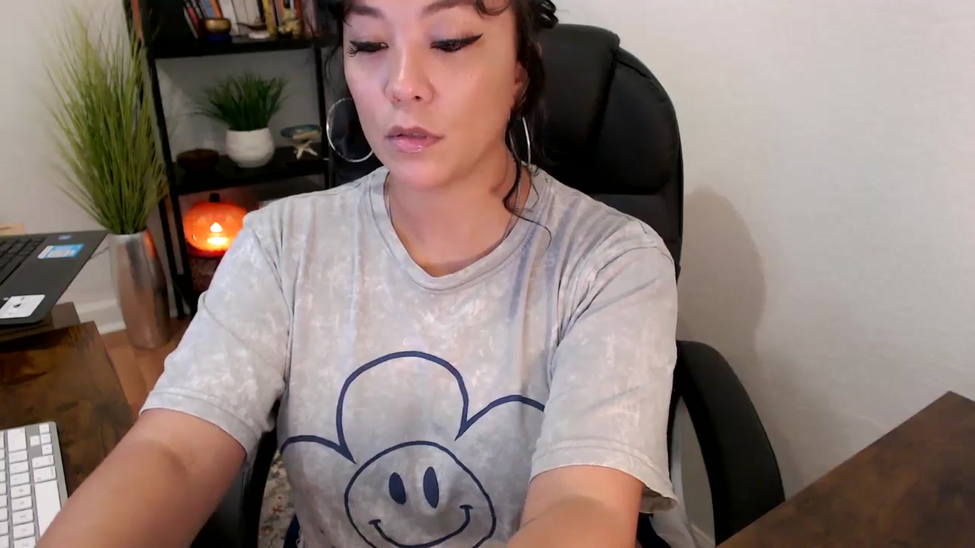 Gallery image thumbnail from MickaylaMinx's myfreecams stream on, 10/15/2024, 17:57 image 12 of 20