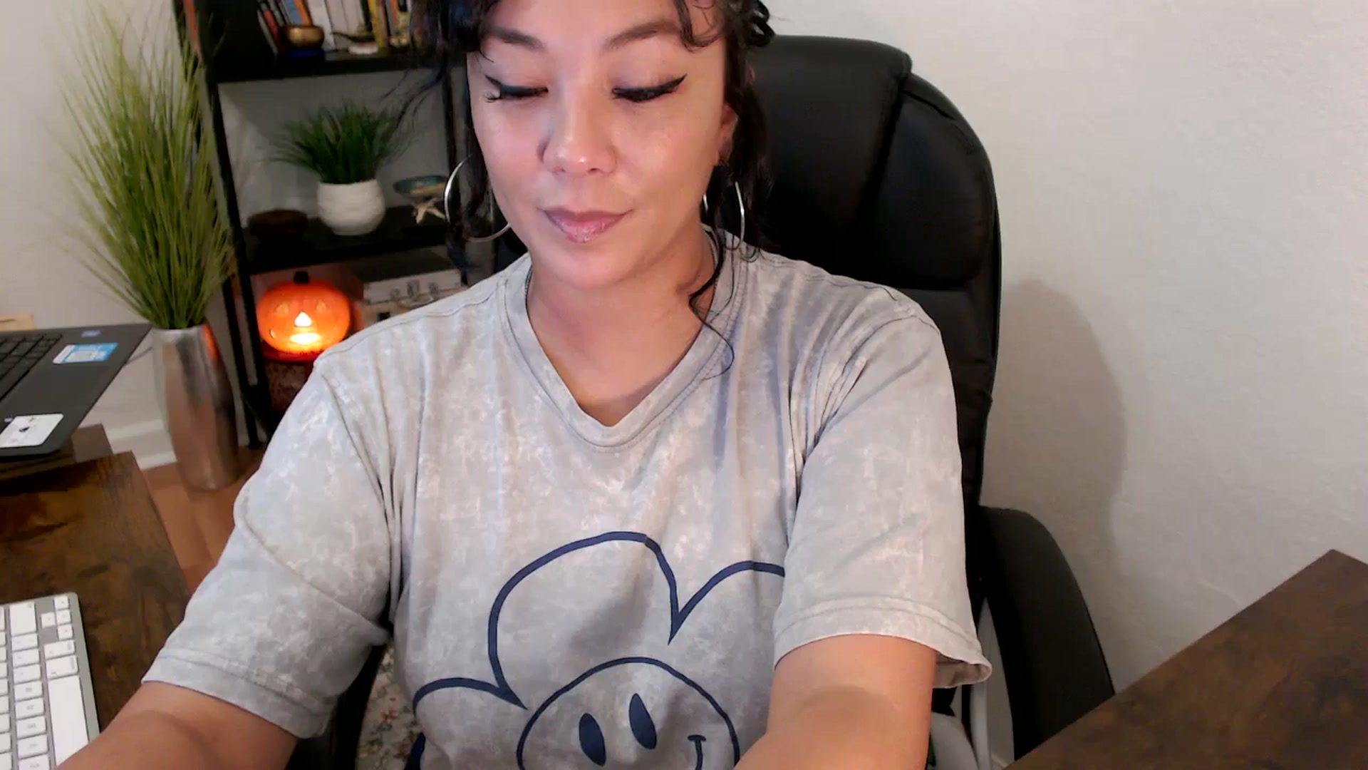 Gallery image thumbnail from MickaylaMinx's myfreecams stream on, 10/15/2024, 17:57 image 20 of 20