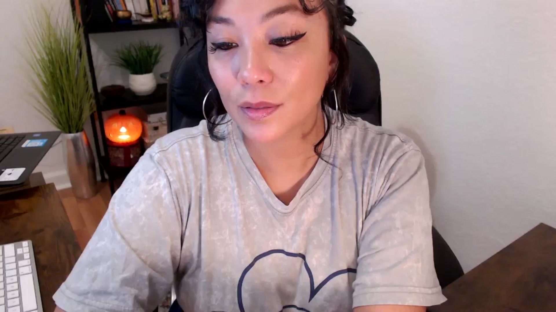 Gallery image thumbnail from MickaylaMinx's myfreecams stream on, 10/15/2024, 17:57 image 7 of 20