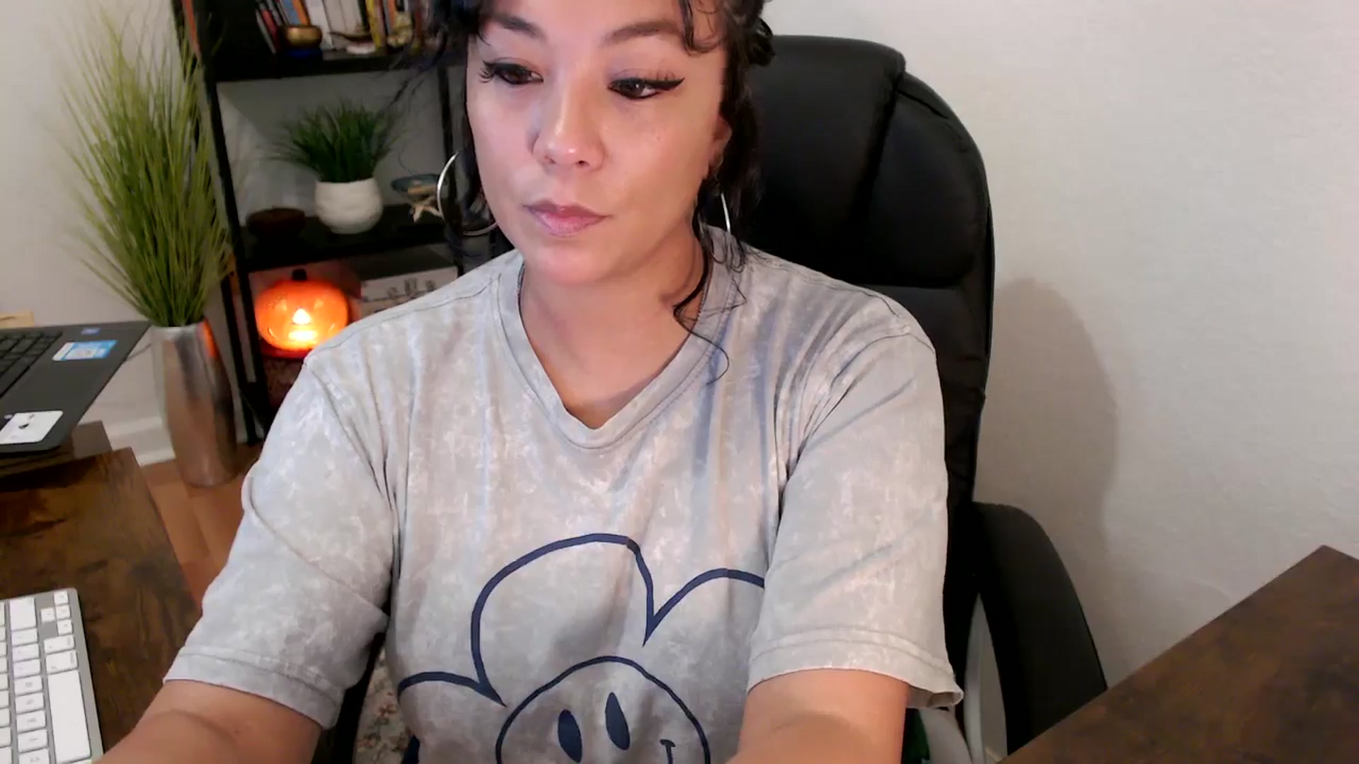 Gallery image thumbnail from MickaylaMinx's myfreecams stream on, 10/15/2024, 17:57 image 19 of 20