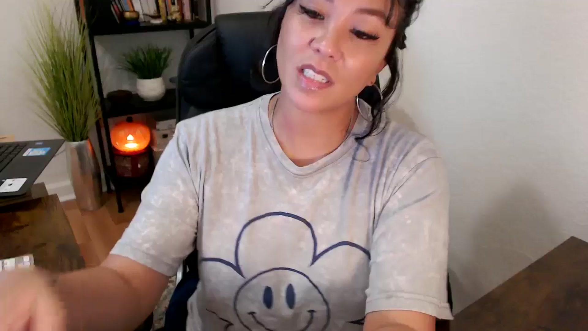 Gallery image thumbnail from MickaylaMinx's myfreecams stream on, 10/15/2024, 18:33 image 2 of 20