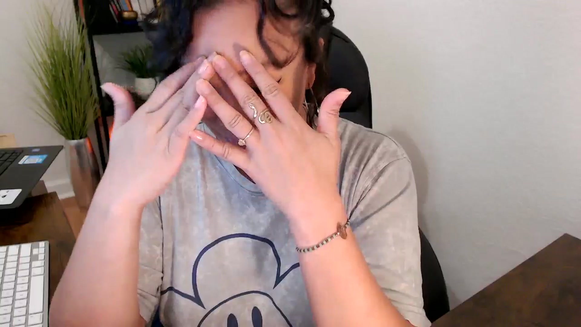Gallery image thumbnail from MickaylaMinx's myfreecams stream on, 10/15/2024, 18:33 image 7 of 20