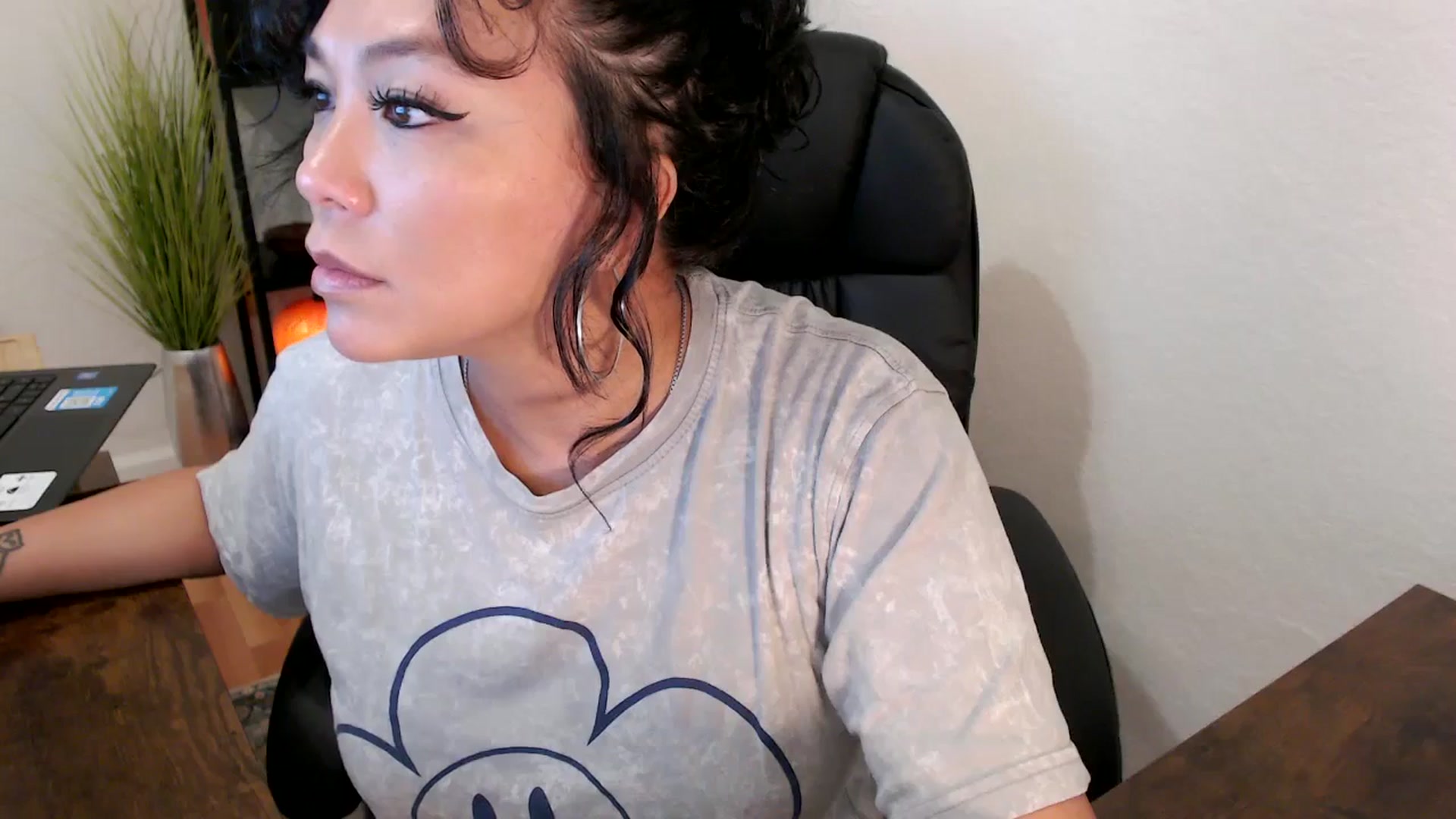 Gallery image thumbnail from MickaylaMinx's myfreecams stream on, 10/15/2024, 18:33 image 11 of 20