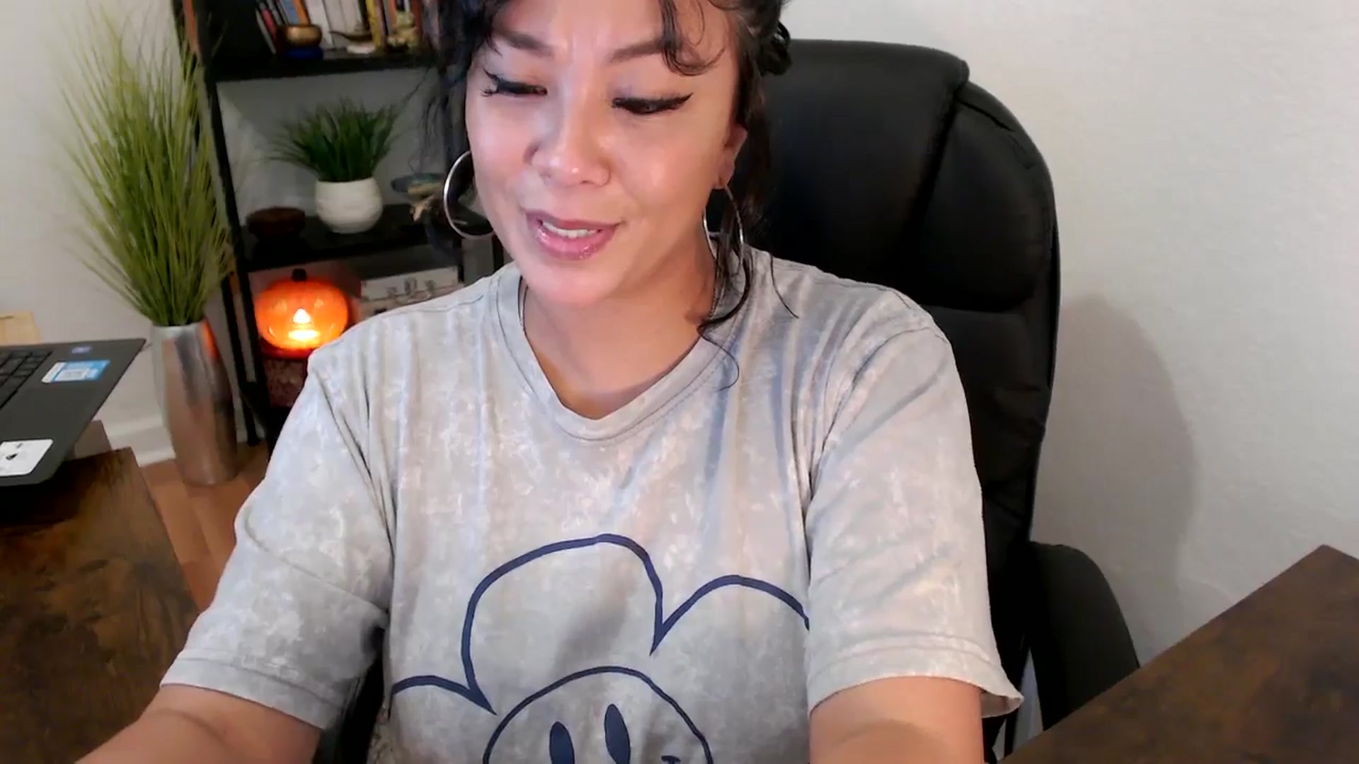 Gallery image thumbnail from MickaylaMinx's myfreecams stream on, 10/15/2024, 18:33 image 17 of 20