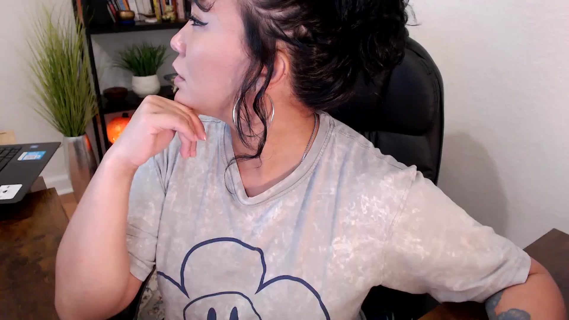 Gallery image thumbnail from MickaylaMinx's myfreecams stream on, 10/15/2024, 18:33 image 20 of 20