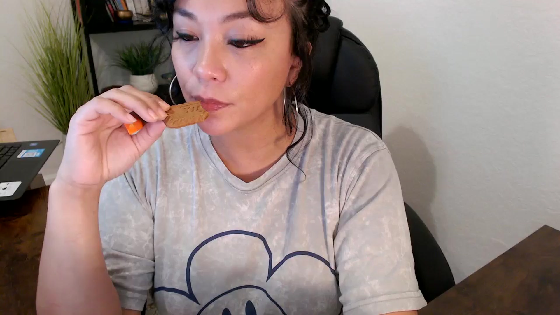 Gallery image thumbnail from MickaylaMinx's myfreecams stream on, 10/15/2024, 19:01 image 12 of 20