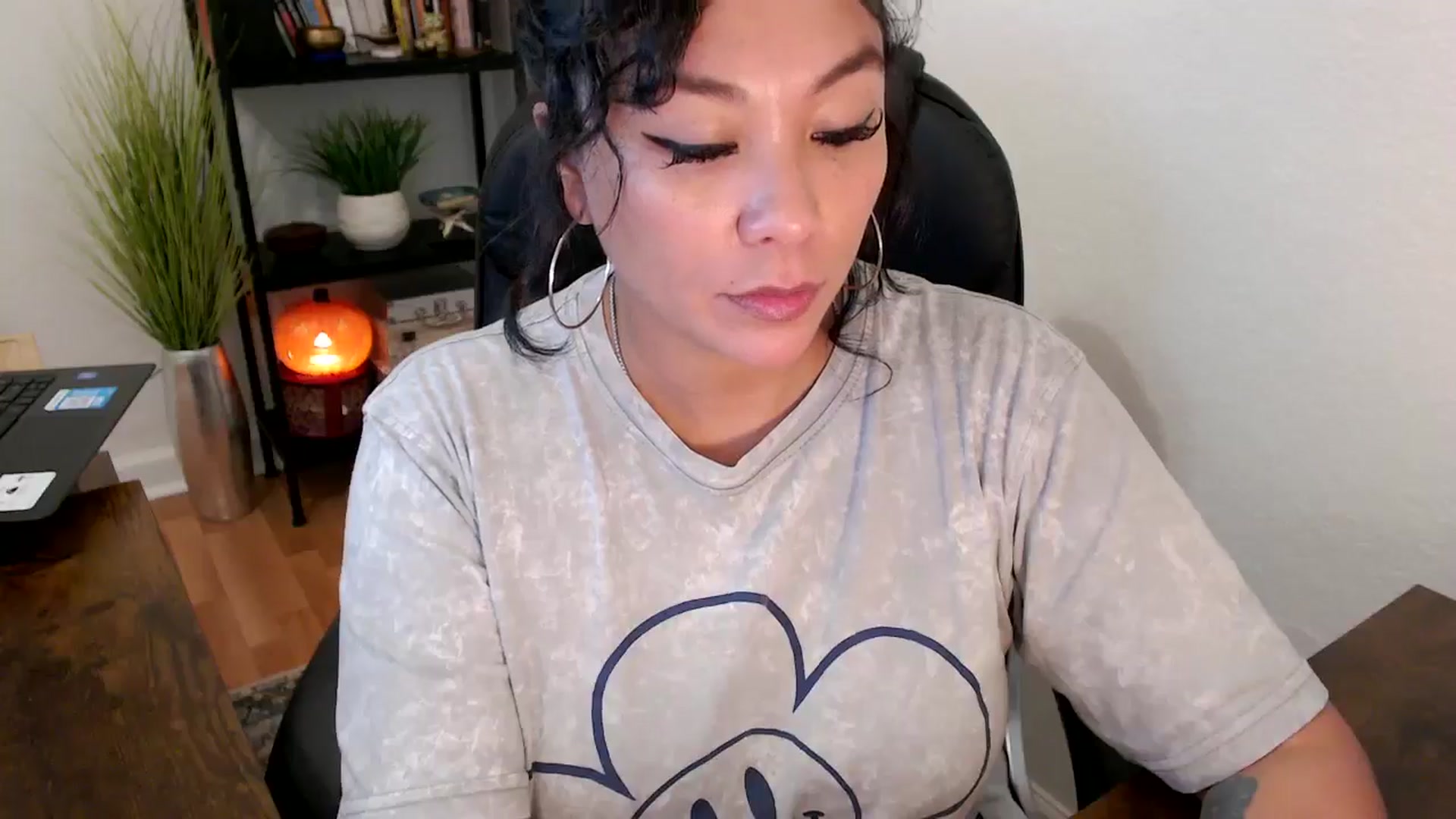 Gallery image thumbnail from MickaylaMinx's myfreecams stream on, 10/15/2024, 19:01 image 18 of 20