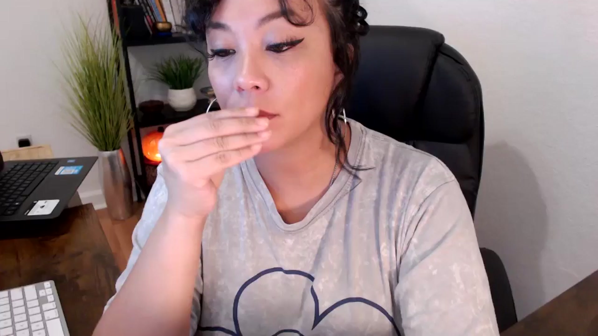 Gallery image thumbnail from MickaylaMinx's myfreecams stream on, 10/15/2024, 19:41 image 1 of 20