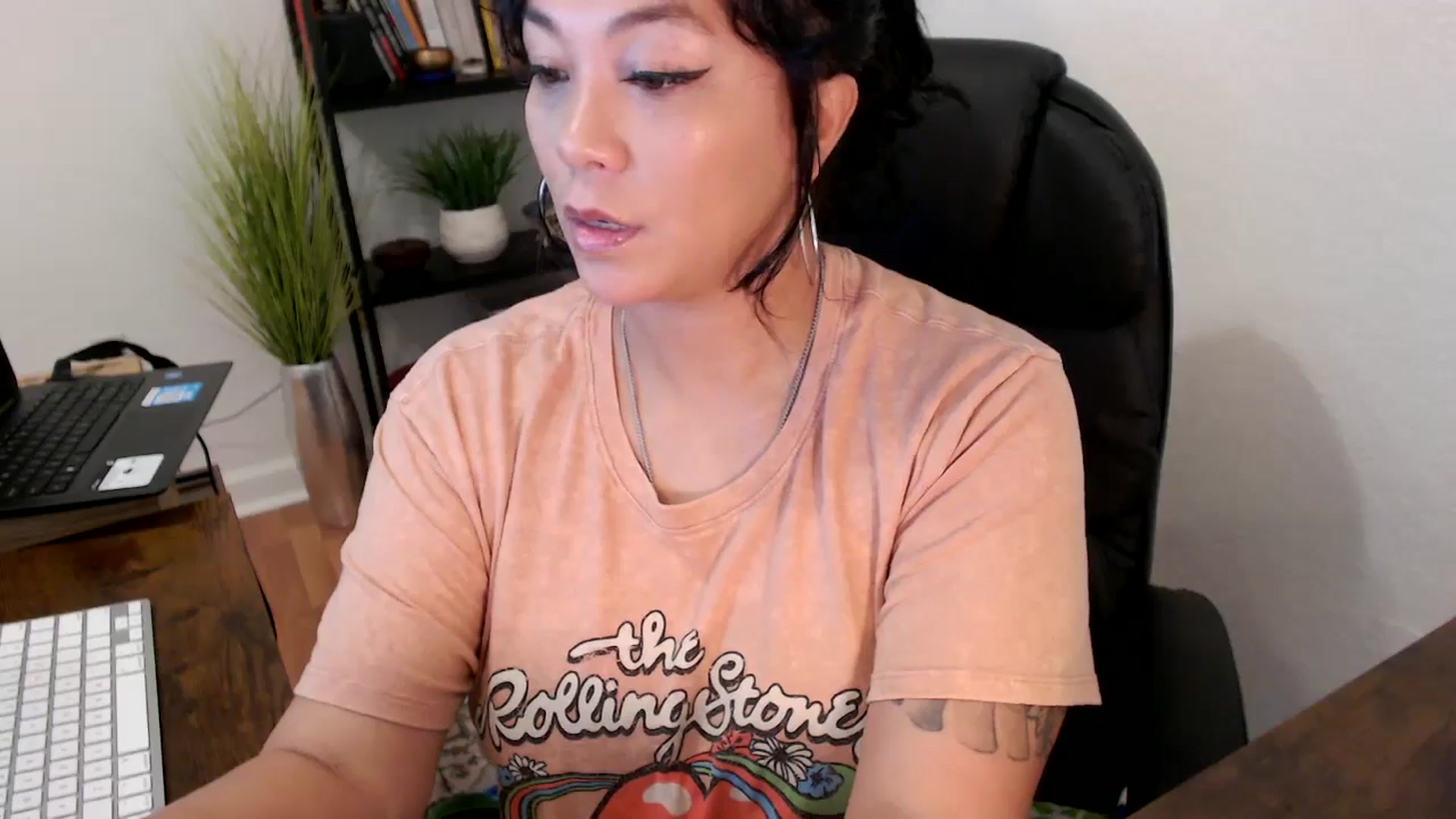 Gallery image thumbnail from MickaylaMinx's myfreecams stream on, 10/16/2024, 16:16 image 13 of 20