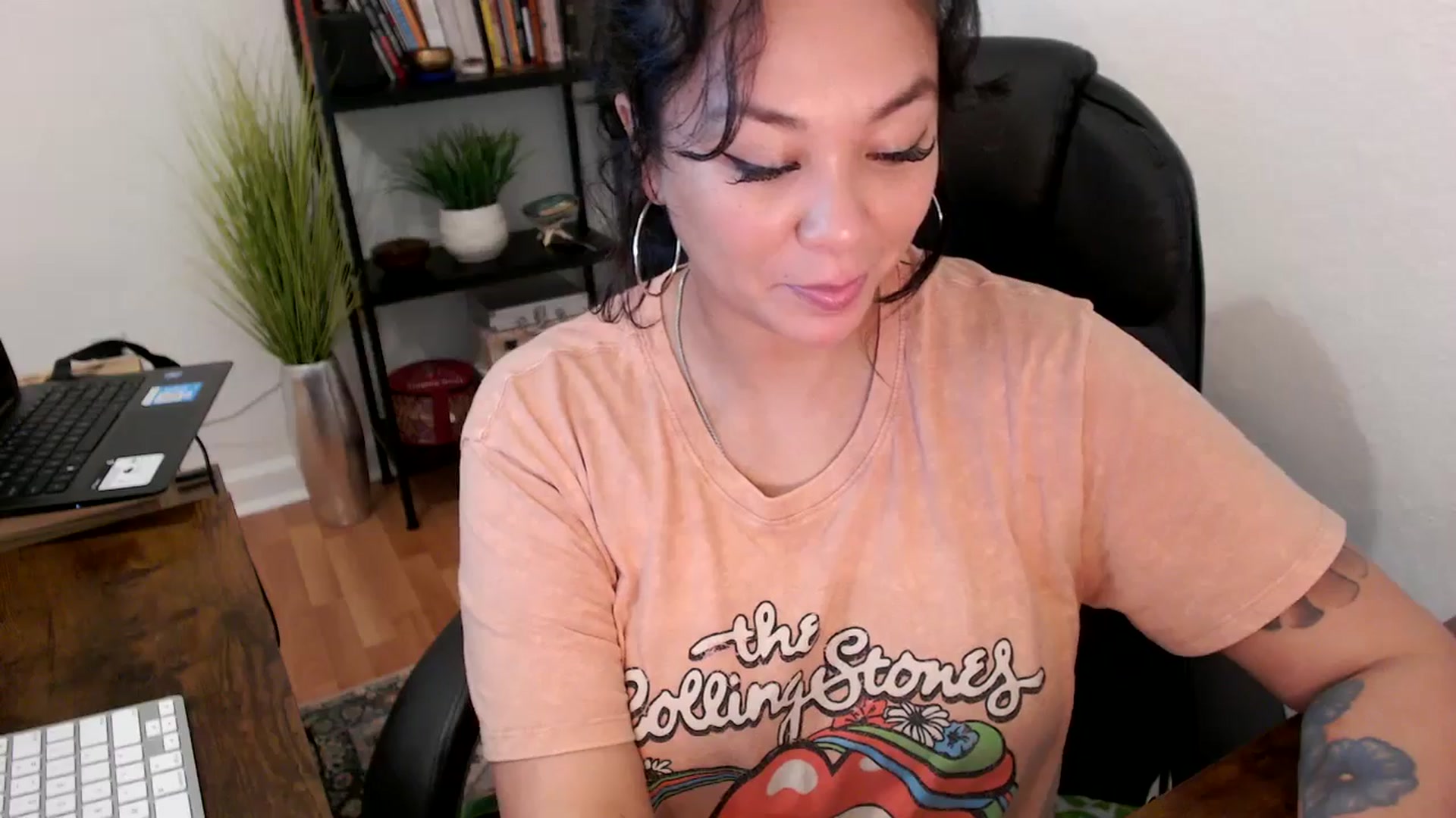 Gallery image thumbnail from MickaylaMinx's myfreecams stream on, 10/16/2024, 17:04 image 18 of 20