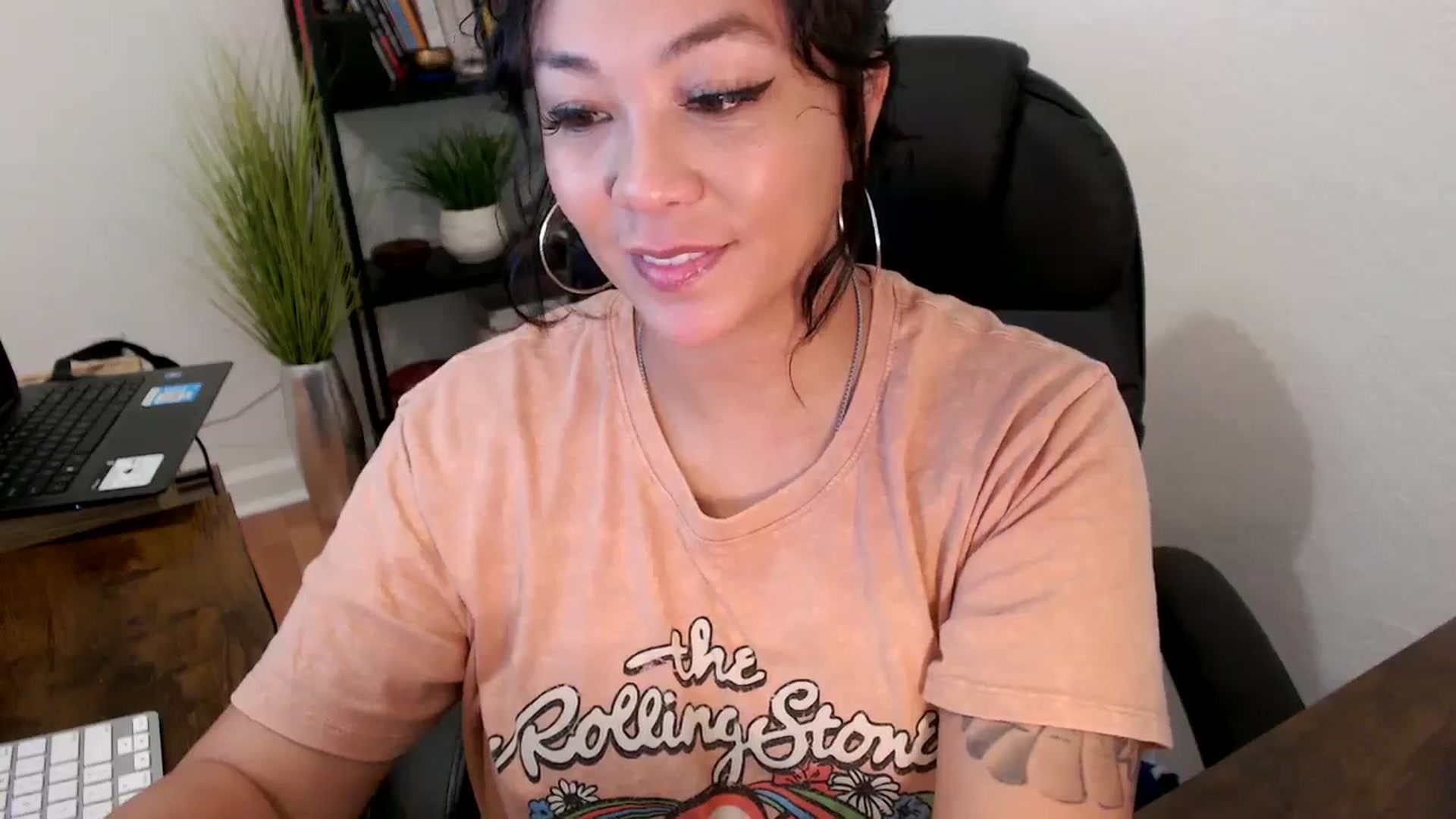 Gallery image thumbnail from MickaylaMinx's myfreecams stream on, 10/16/2024, 17:04 image 3 of 20