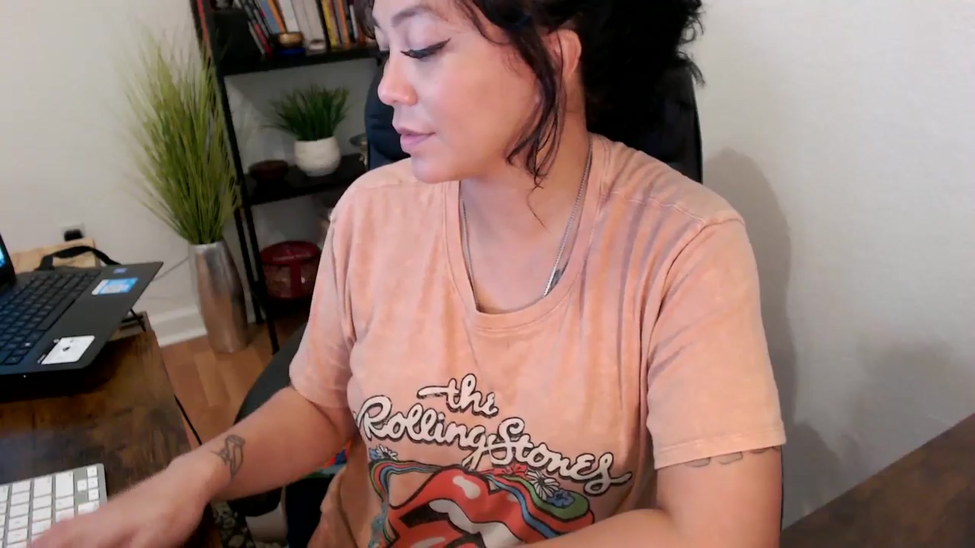 Gallery image thumbnail from MickaylaMinx's myfreecams stream on, 10/16/2024, 17:55 image 13 of 20