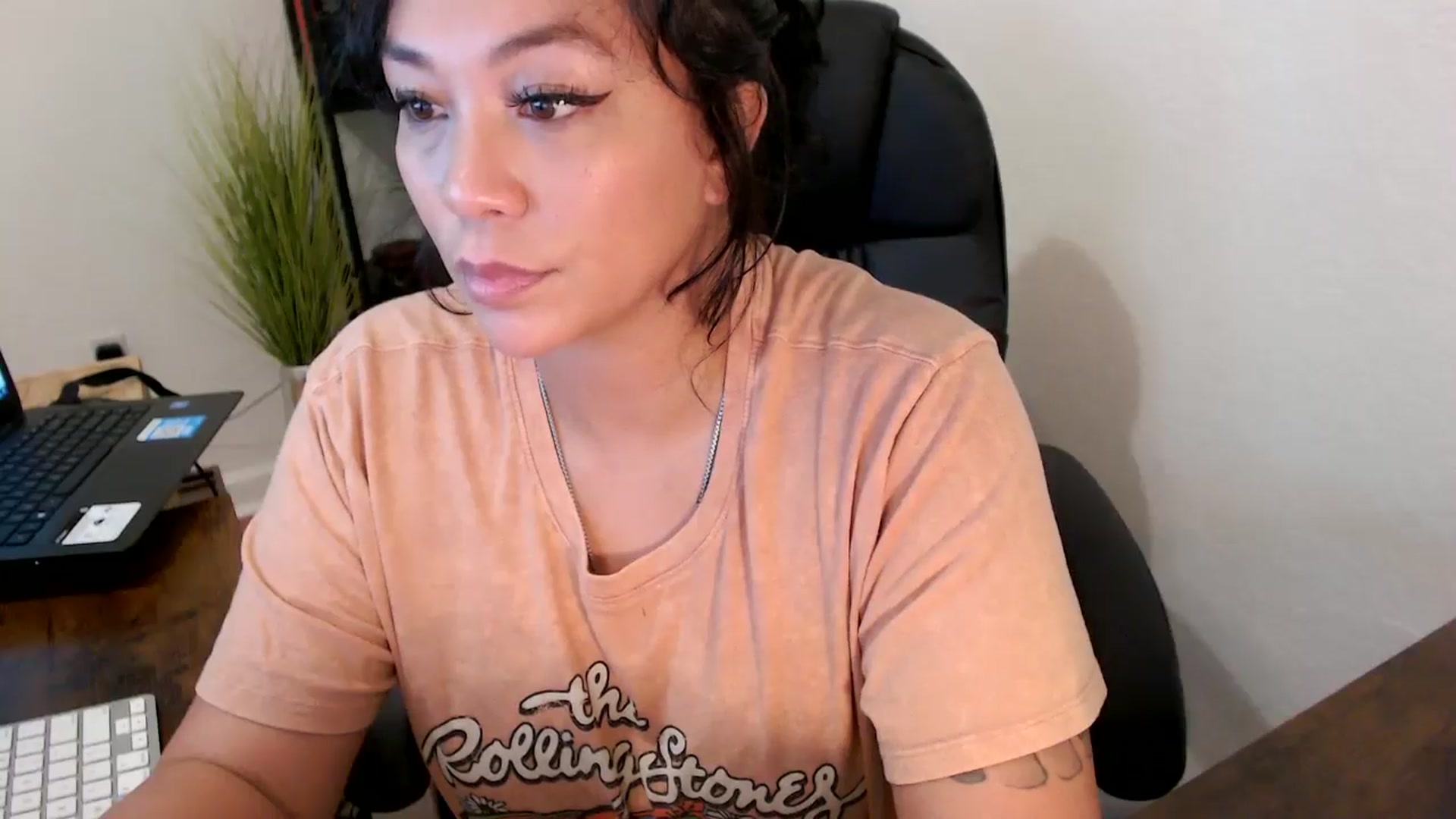Gallery image thumbnail from MickaylaMinx's myfreecams stream on, 10/16/2024, 17:55 image 16 of 20