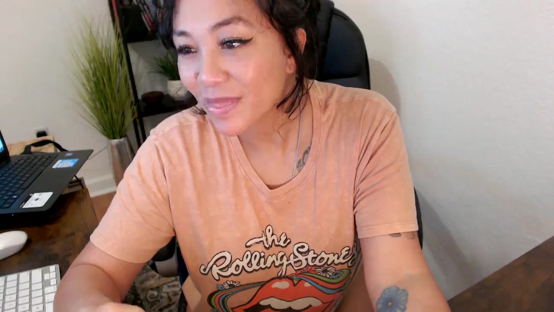 Gallery image thumbnail from MickaylaMinx's myfreecams stream on, 10/16/2024, 17:55 image 7 of 20