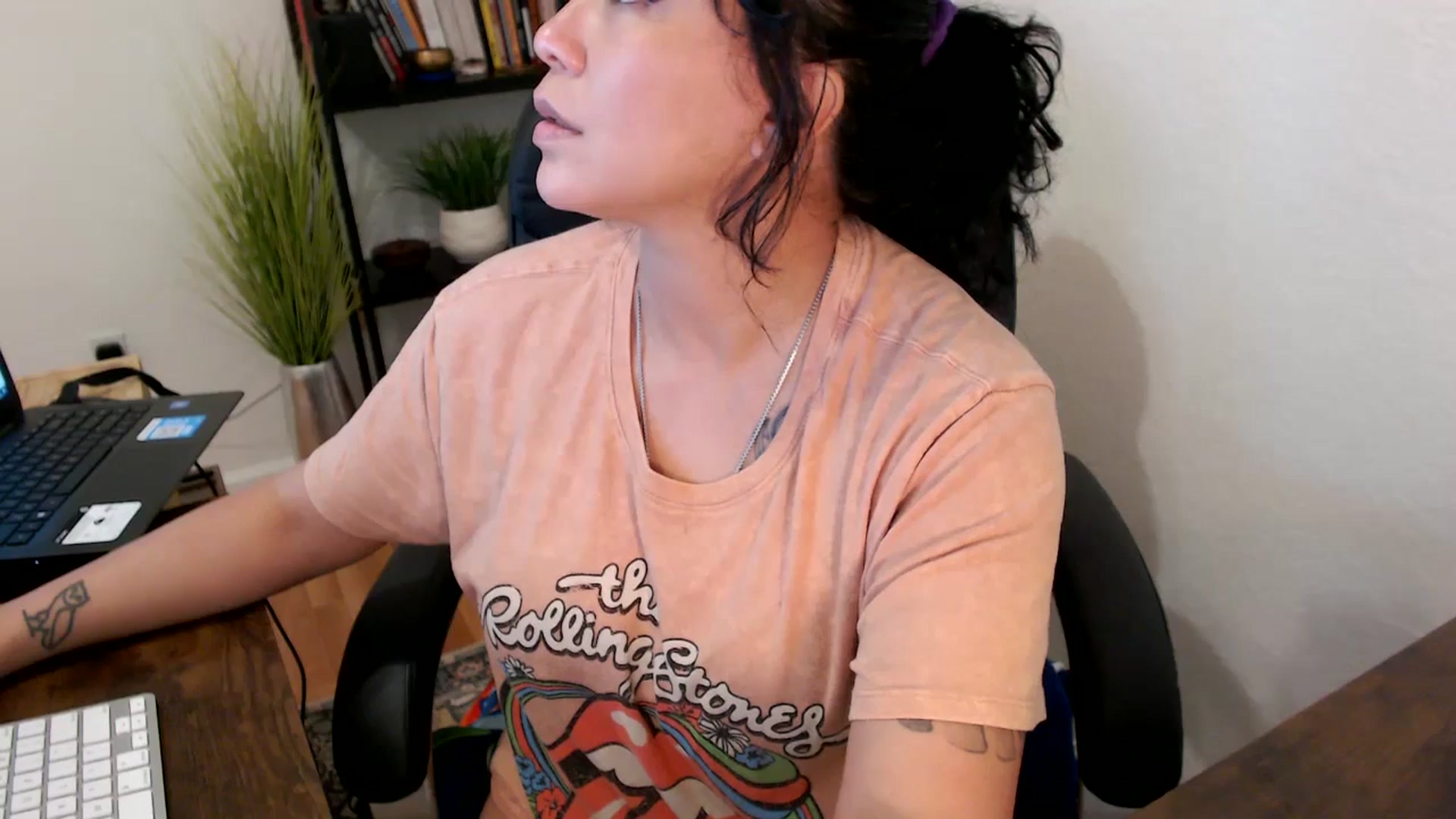 Gallery image thumbnail from MickaylaMinx's myfreecams stream on, 10/16/2024, 17:55 image 15 of 20