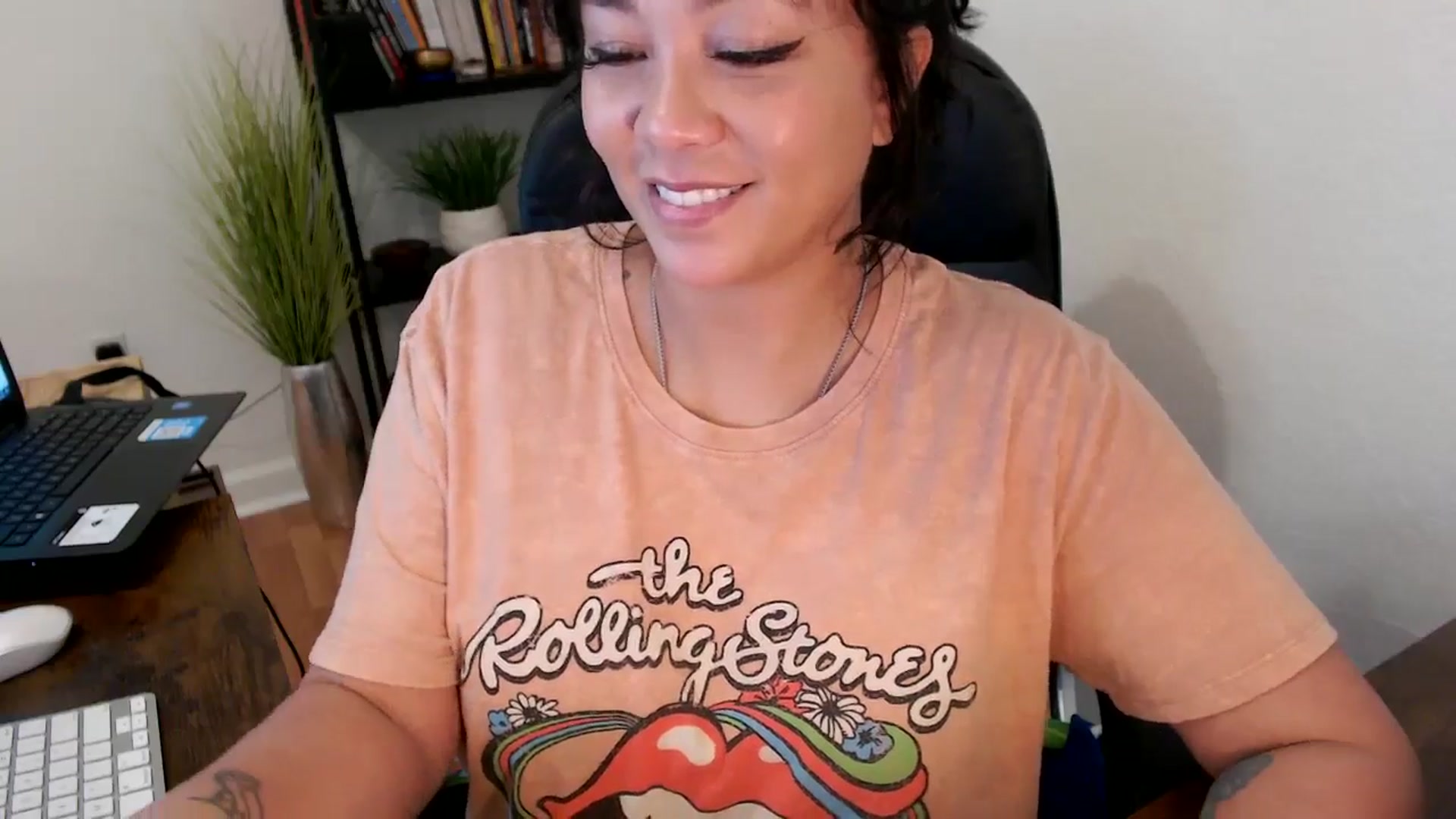 Gallery image thumbnail from MickaylaMinx's myfreecams stream on, 10/16/2024, 17:55 image 4 of 20