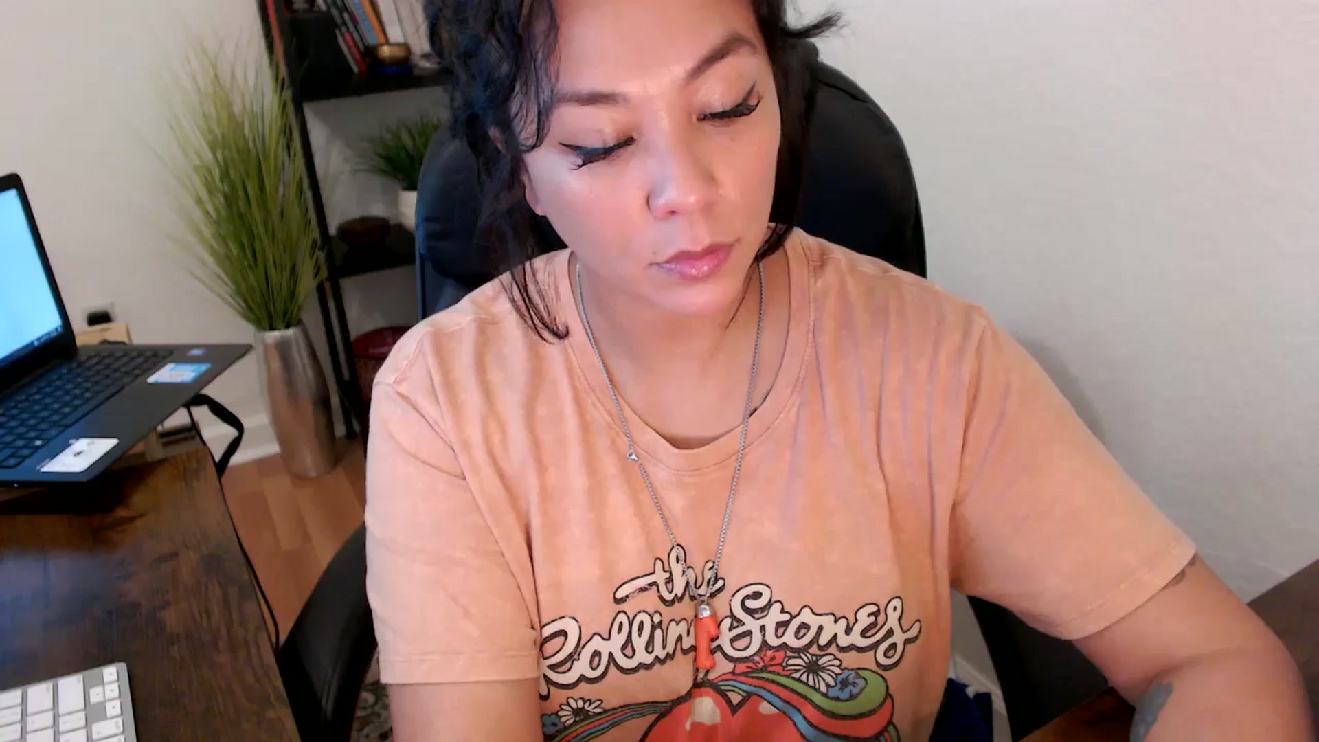 Gallery image thumbnail from MickaylaMinx's myfreecams stream on, 10/16/2024, 18:39 image 4 of 20