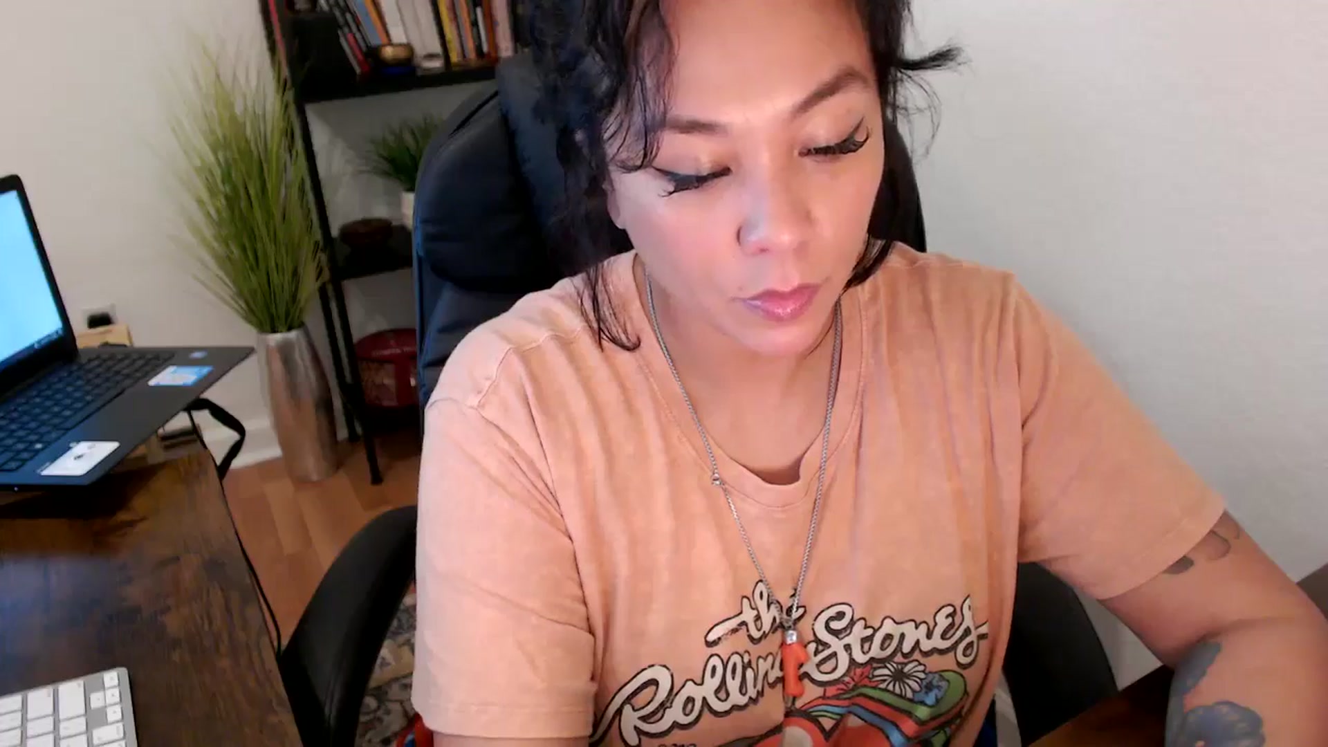 Gallery image thumbnail from MickaylaMinx's myfreecams stream on, 10/16/2024, 18:39 image 7 of 20
