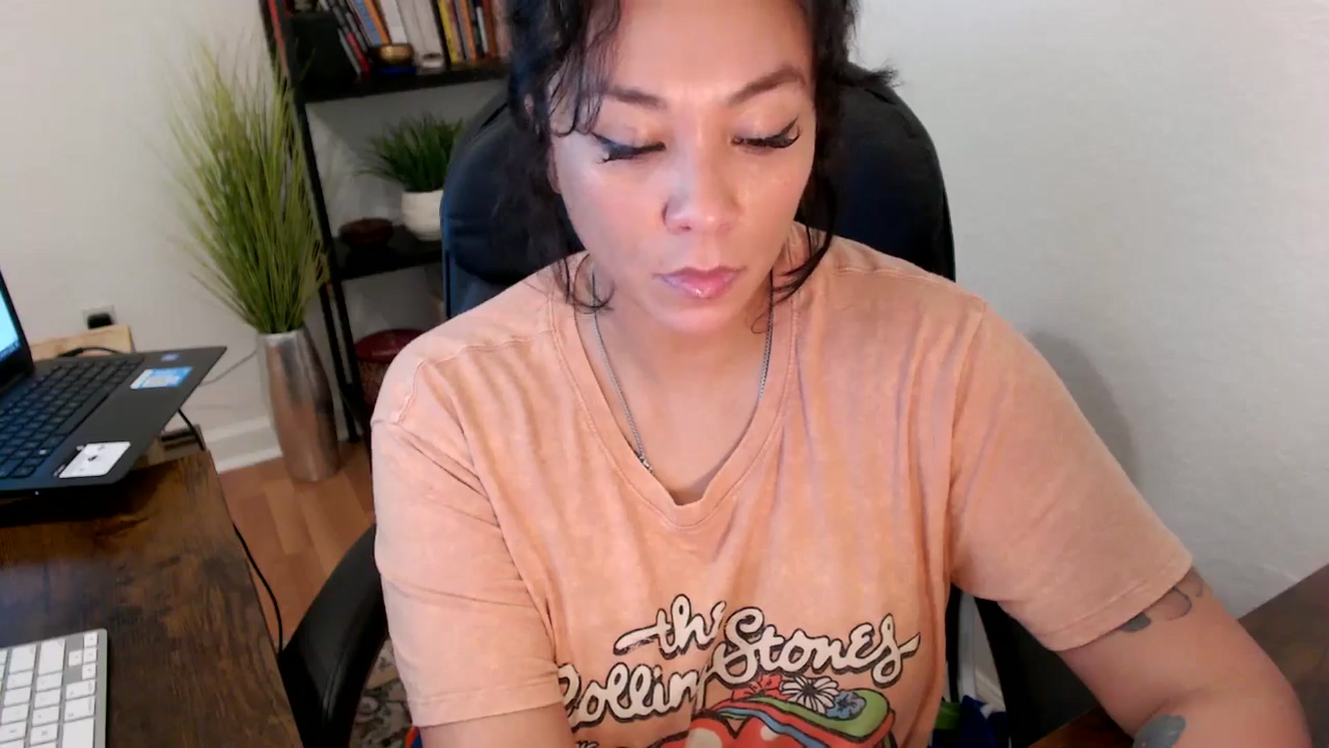 Gallery image thumbnail from MickaylaMinx's myfreecams stream on, 10/16/2024, 18:39 image 20 of 20