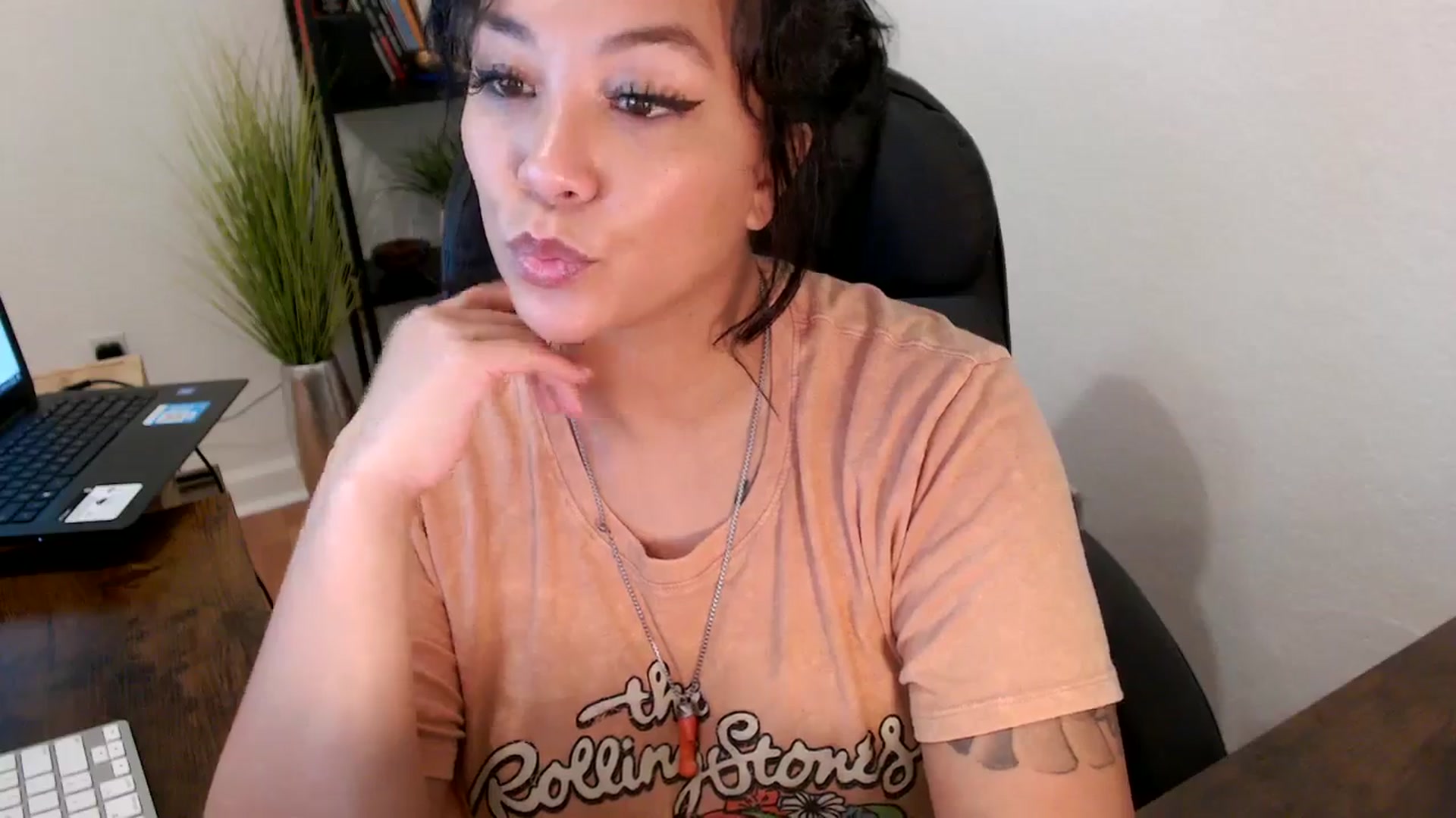 Gallery image thumbnail from MickaylaMinx's myfreecams stream on, 10/16/2024, 18:39 image 12 of 20