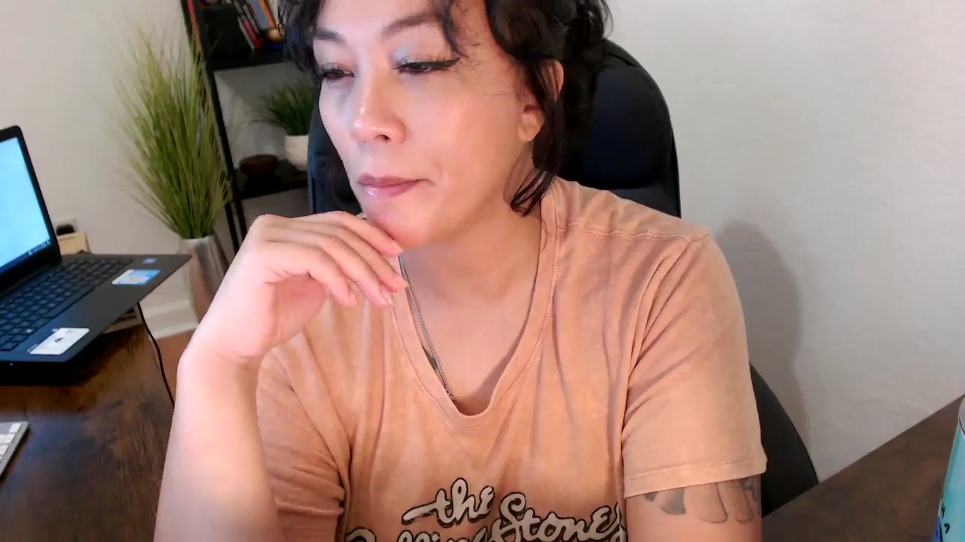 Gallery image thumbnail from MickaylaMinx's myfreecams stream on, 10/16/2024, 19:31 image 4 of 20