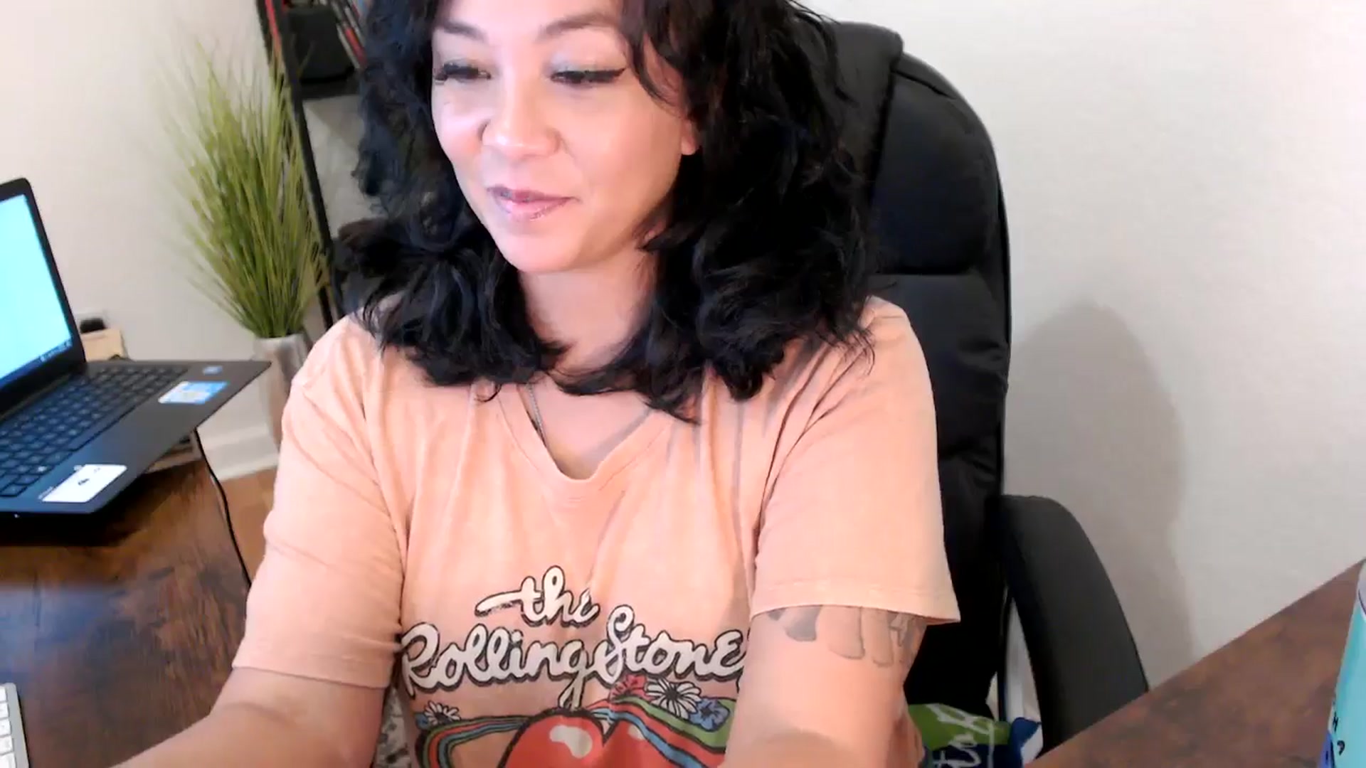 Gallery image thumbnail from MickaylaMinx's myfreecams stream on, 10/16/2024, 19:31 image 14 of 20