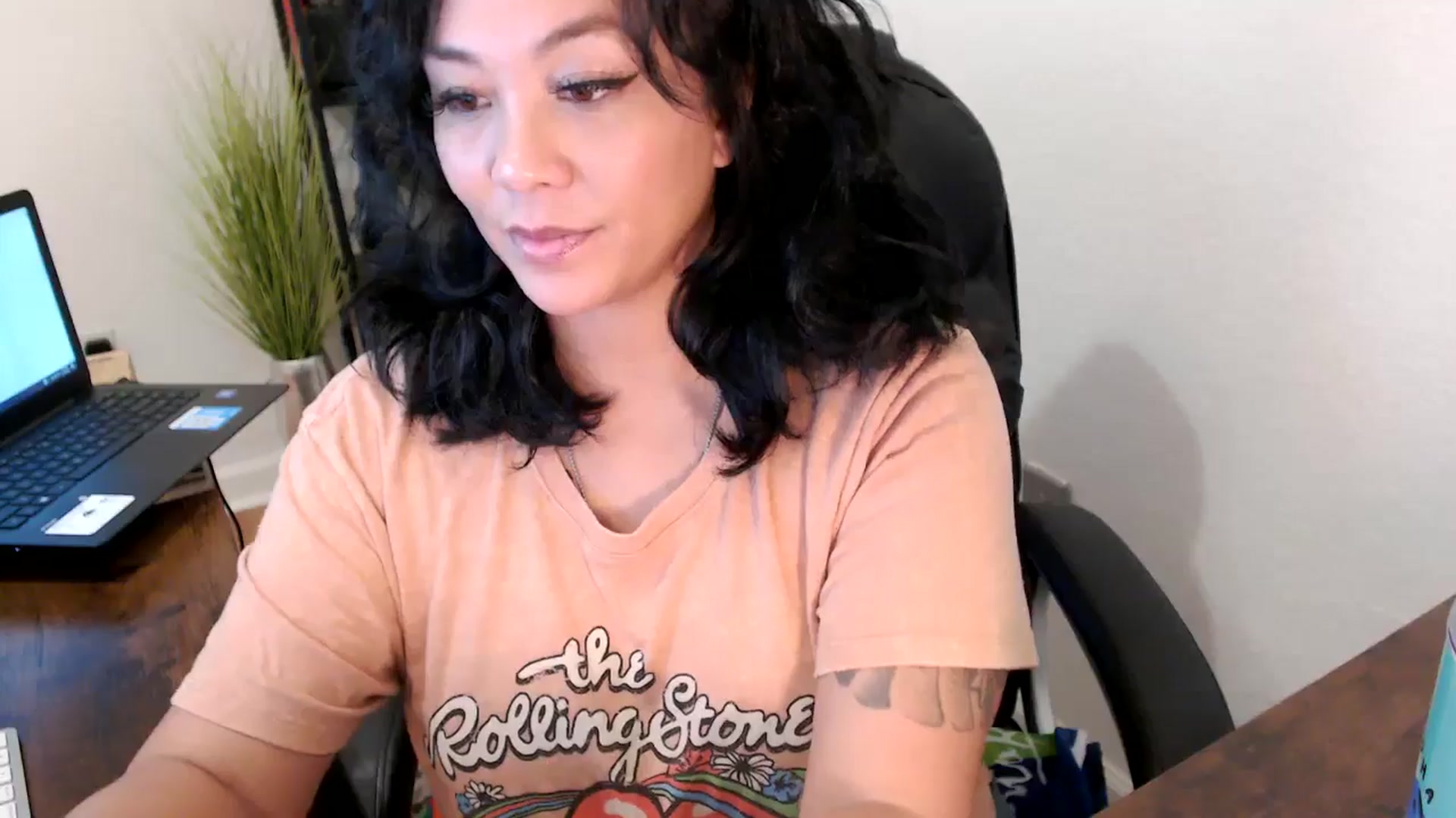 Gallery image thumbnail from MickaylaMinx's myfreecams stream on, 10/16/2024, 19:31 image 13 of 20