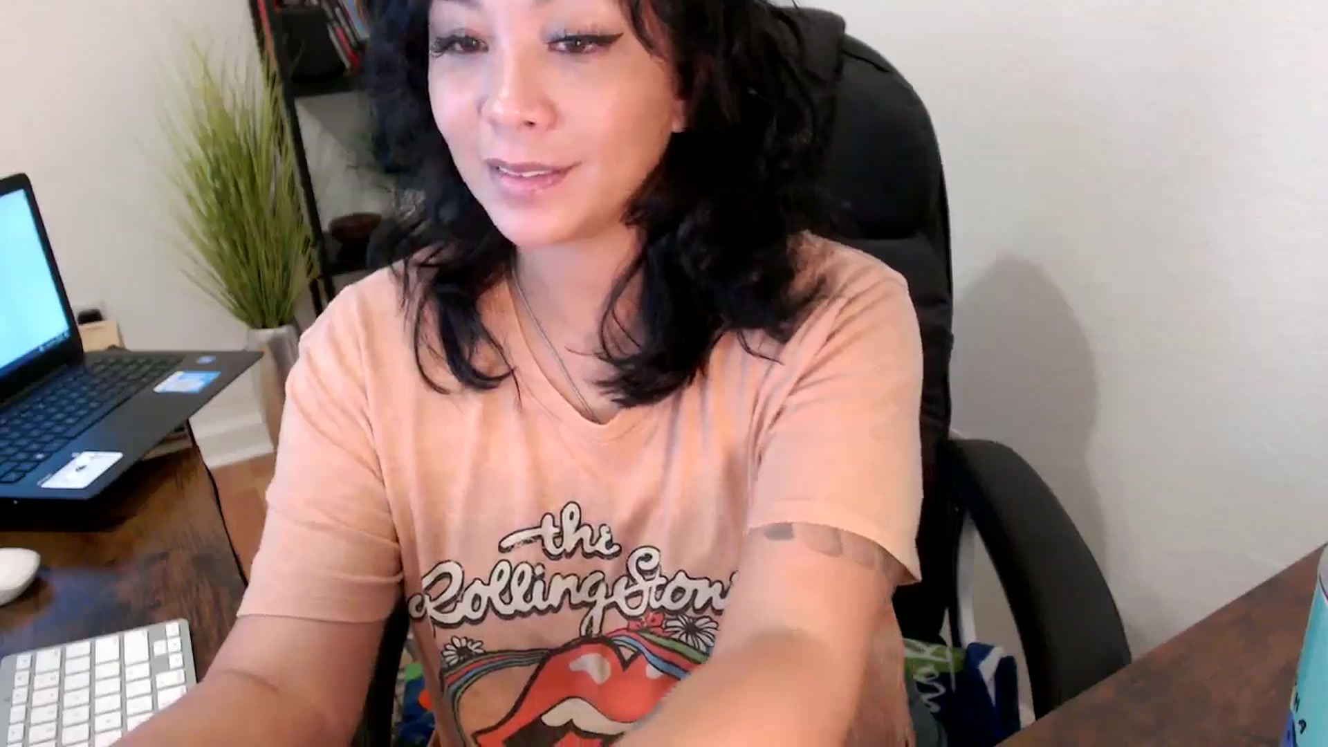 Gallery image thumbnail from MickaylaMinx's myfreecams stream on, 10/16/2024, 19:45 image 14 of 20