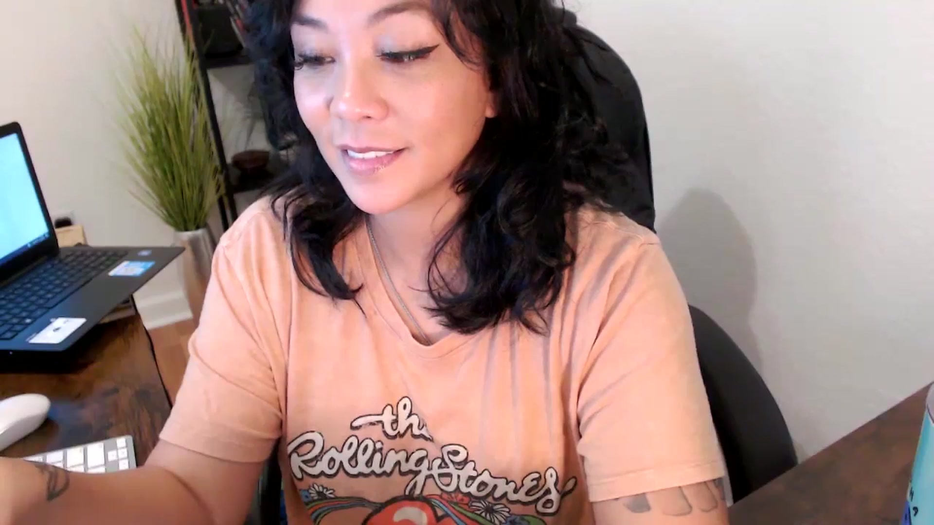 Gallery image thumbnail from MickaylaMinx's myfreecams stream on, 10/16/2024, 19:45 image 18 of 20