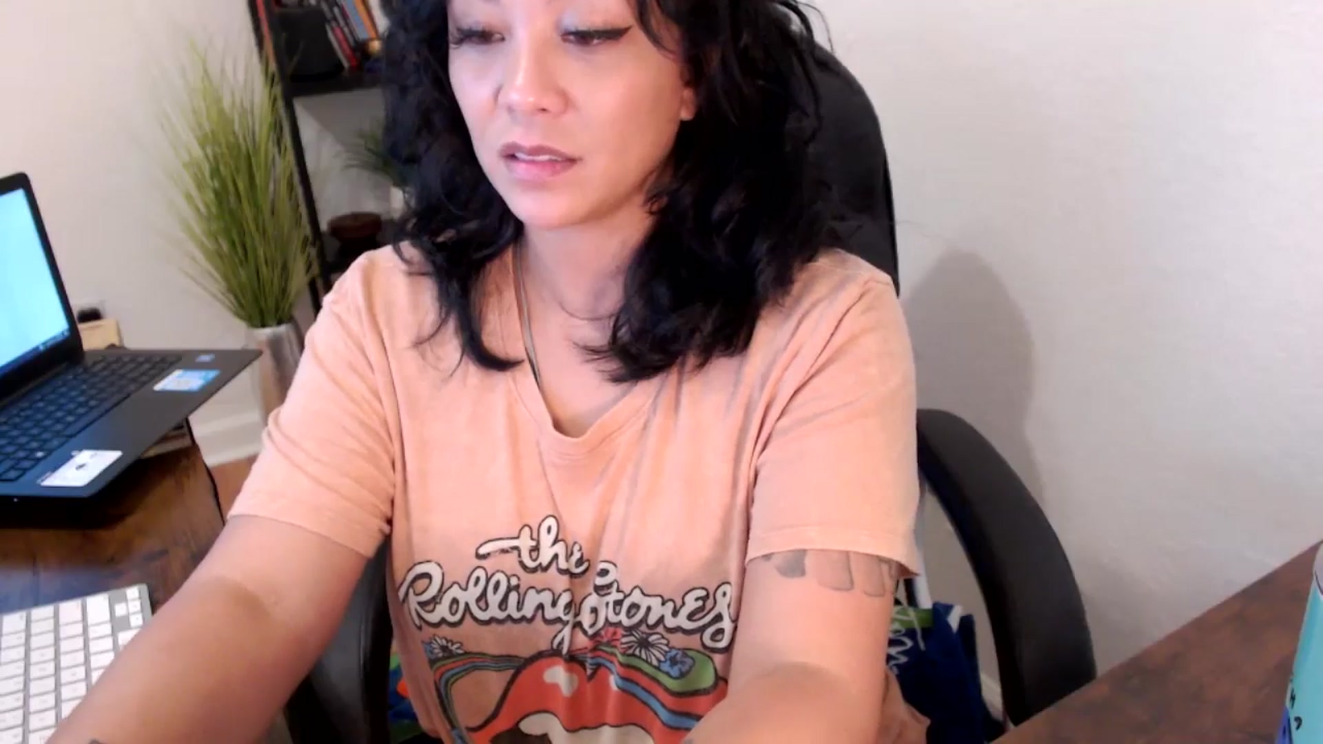 Gallery image thumbnail from MickaylaMinx's myfreecams stream on, 10/16/2024, 19:45 image 6 of 20