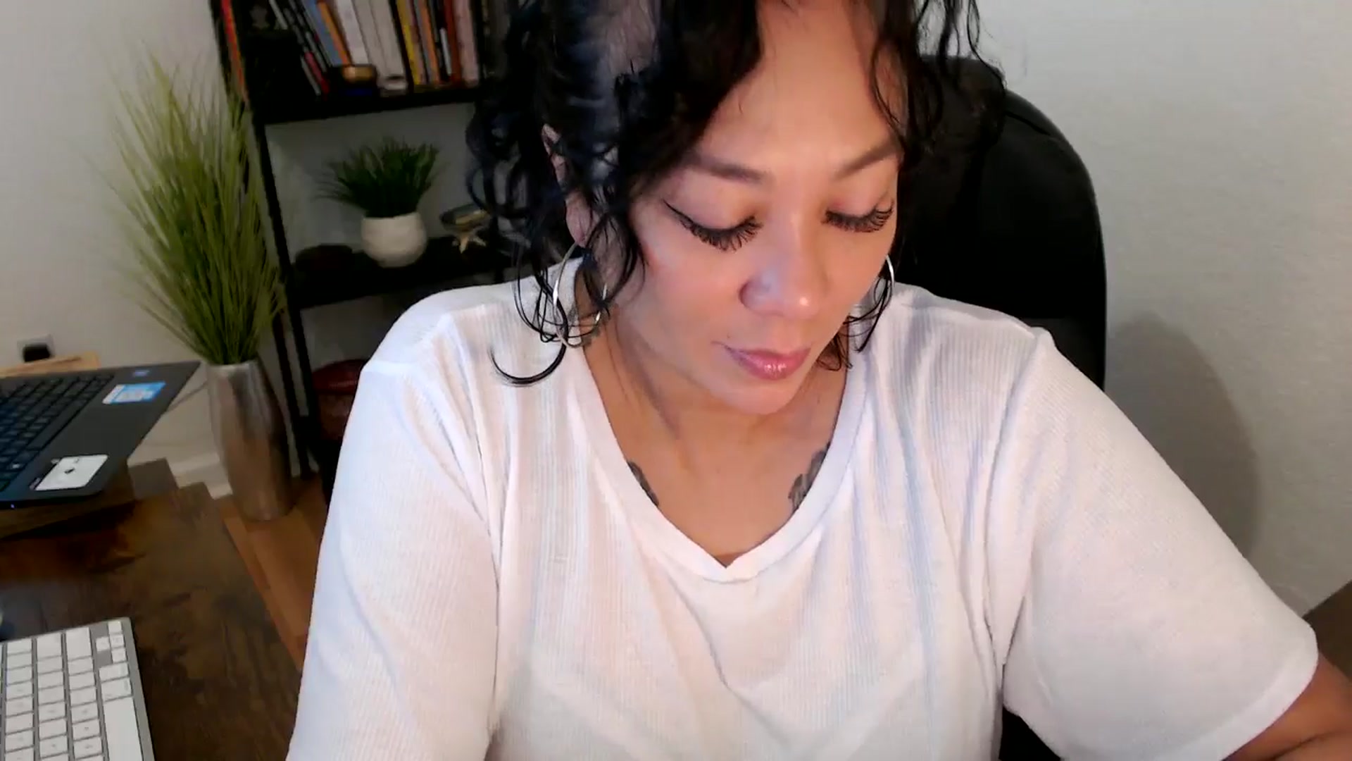 Gallery image thumbnail from MickaylaMinx's myfreecams stream on, 10/18/2024, 15:38 image 20 of 20