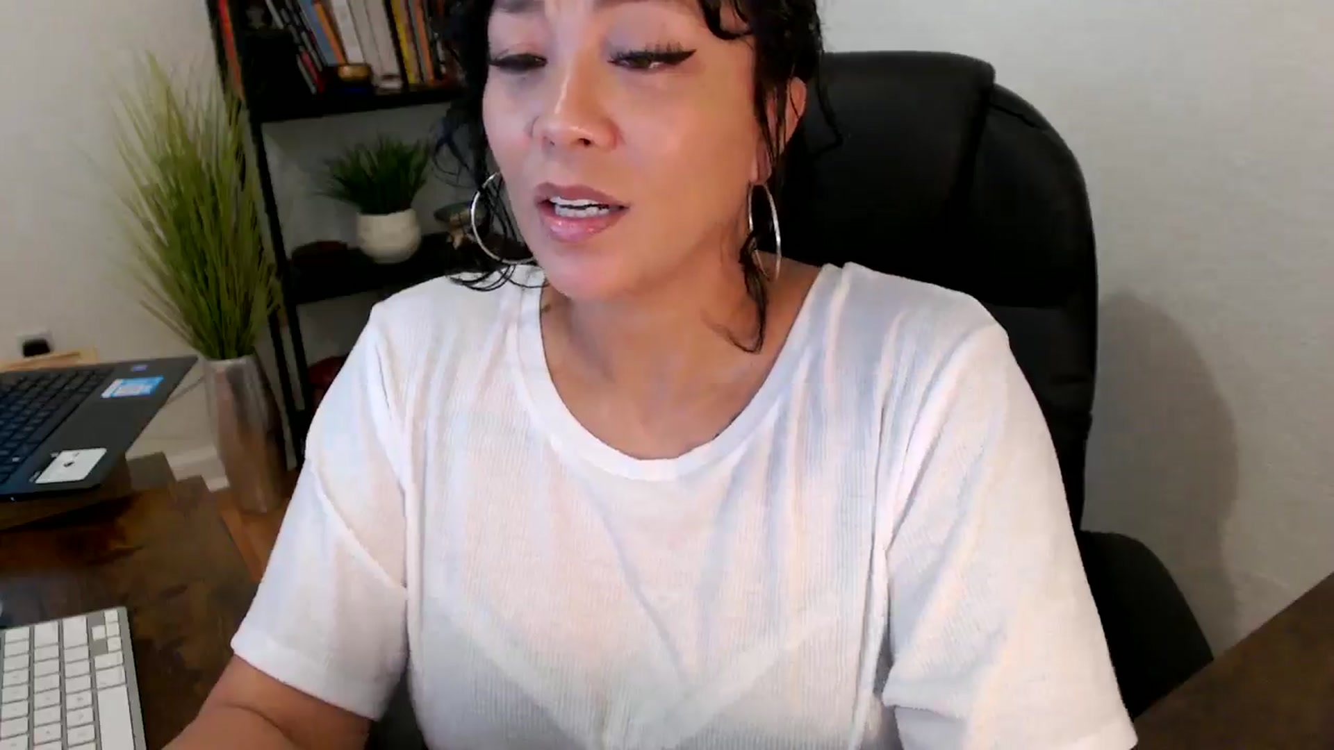 Gallery image thumbnail from MickaylaMinx's myfreecams stream on, 10/18/2024, 15:53 image 2 of 20