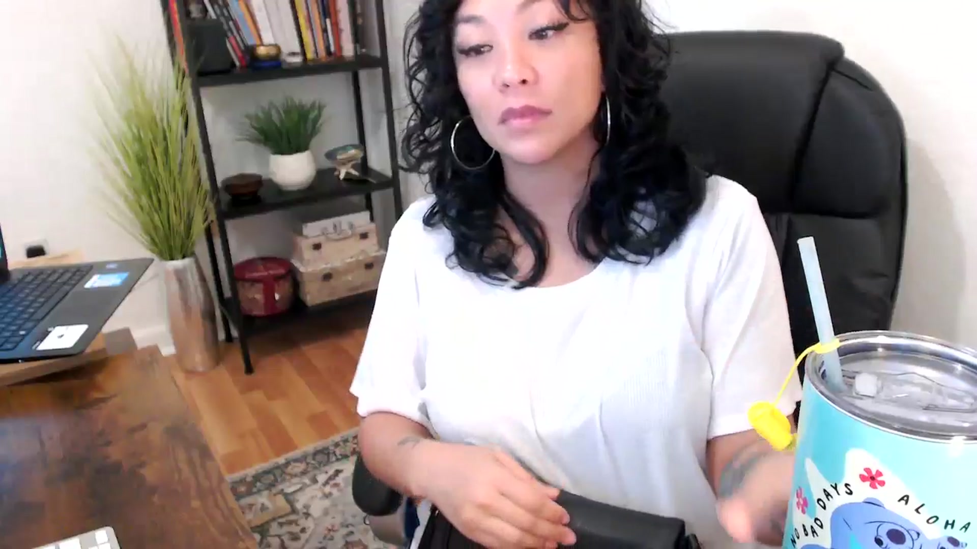 Gallery image thumbnail from MickaylaMinx's myfreecams stream on, 10/18/2024, 20:03 image 7 of 20