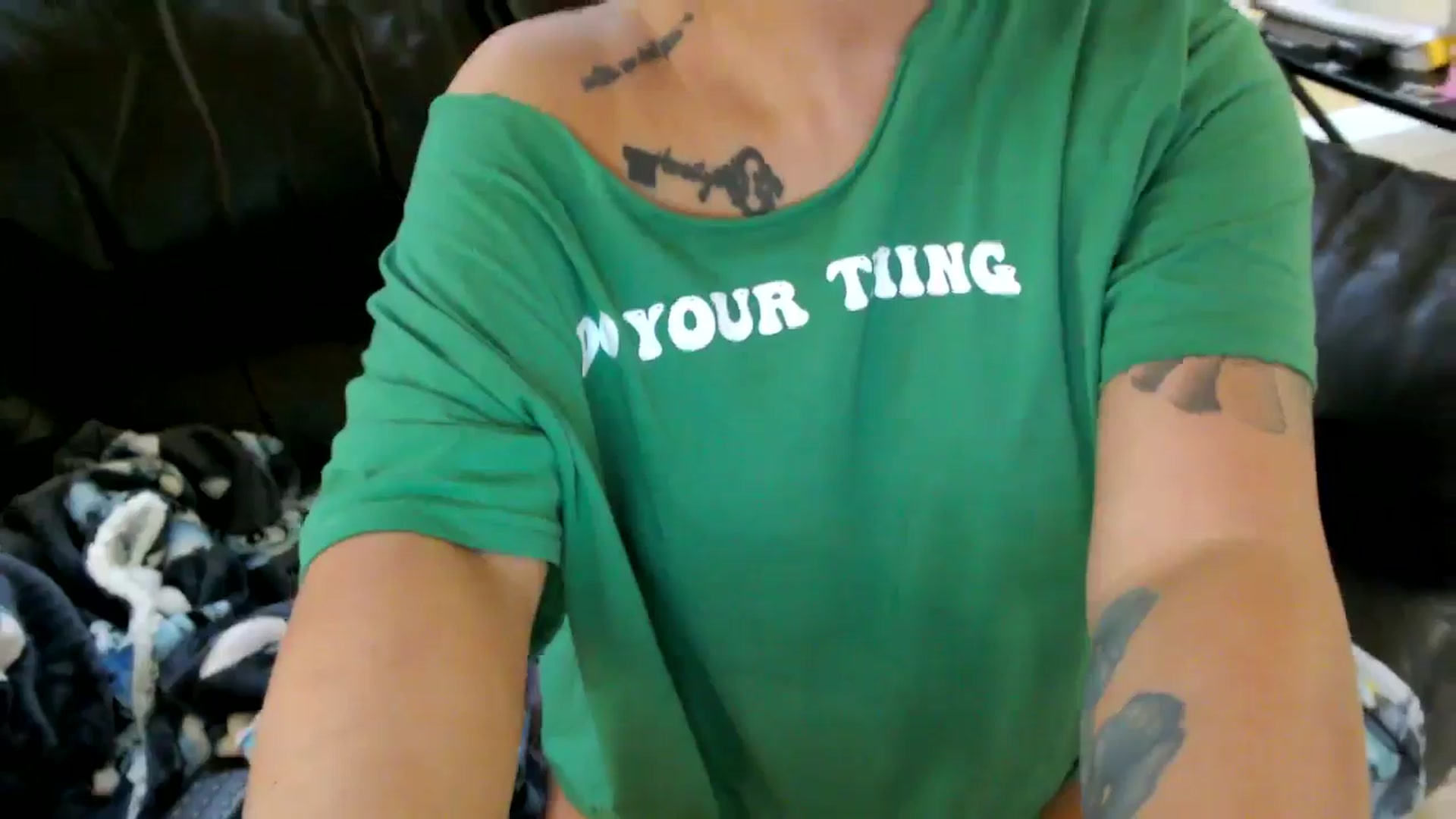 Gallery image thumbnail from MickaylaMinx's myfreecams stream on, 10/19/2024, 18:50 image 13 of 20