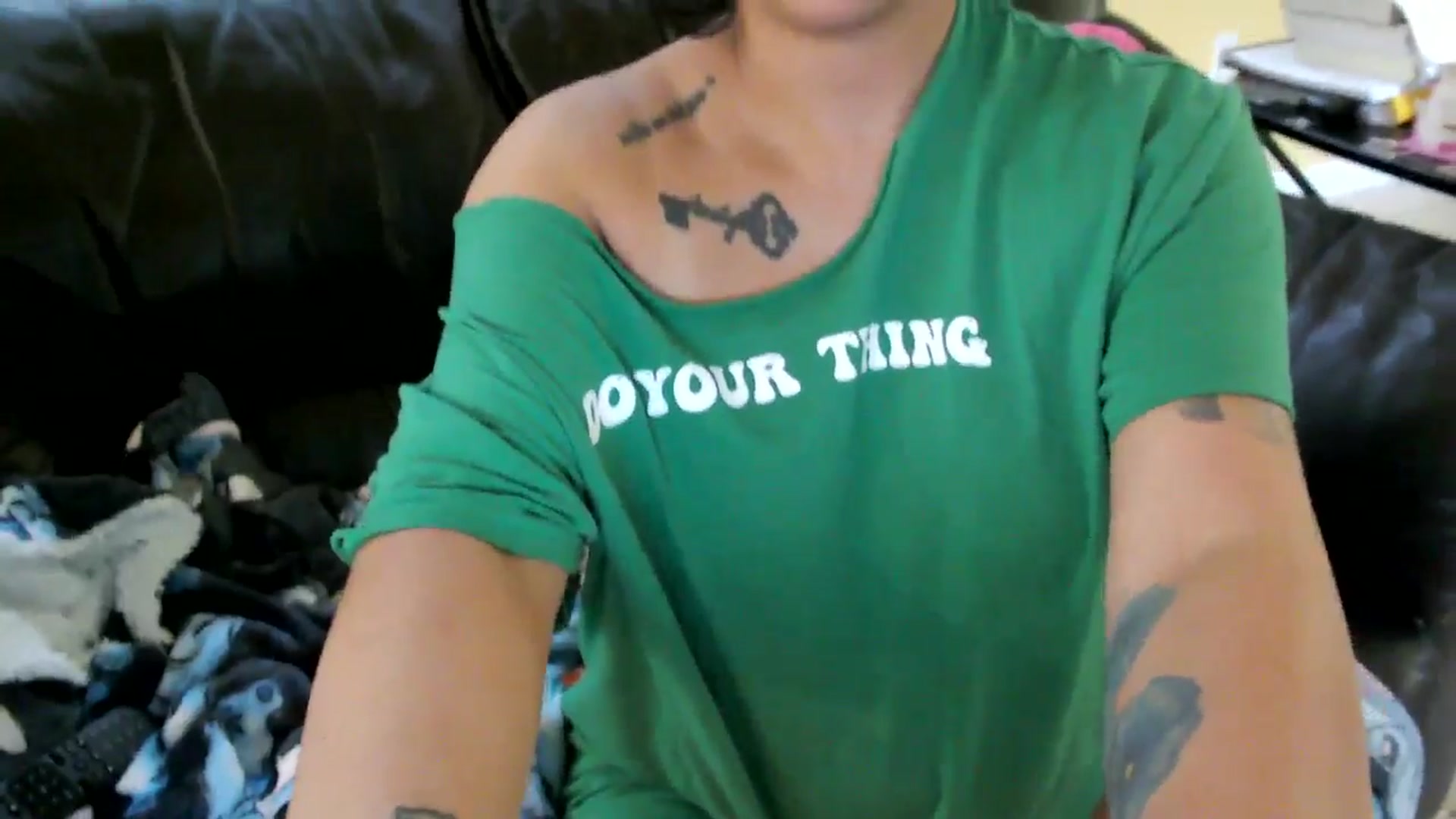 Gallery image thumbnail from MickaylaMinx's myfreecams stream on, 10/19/2024, 18:50 image 3 of 20