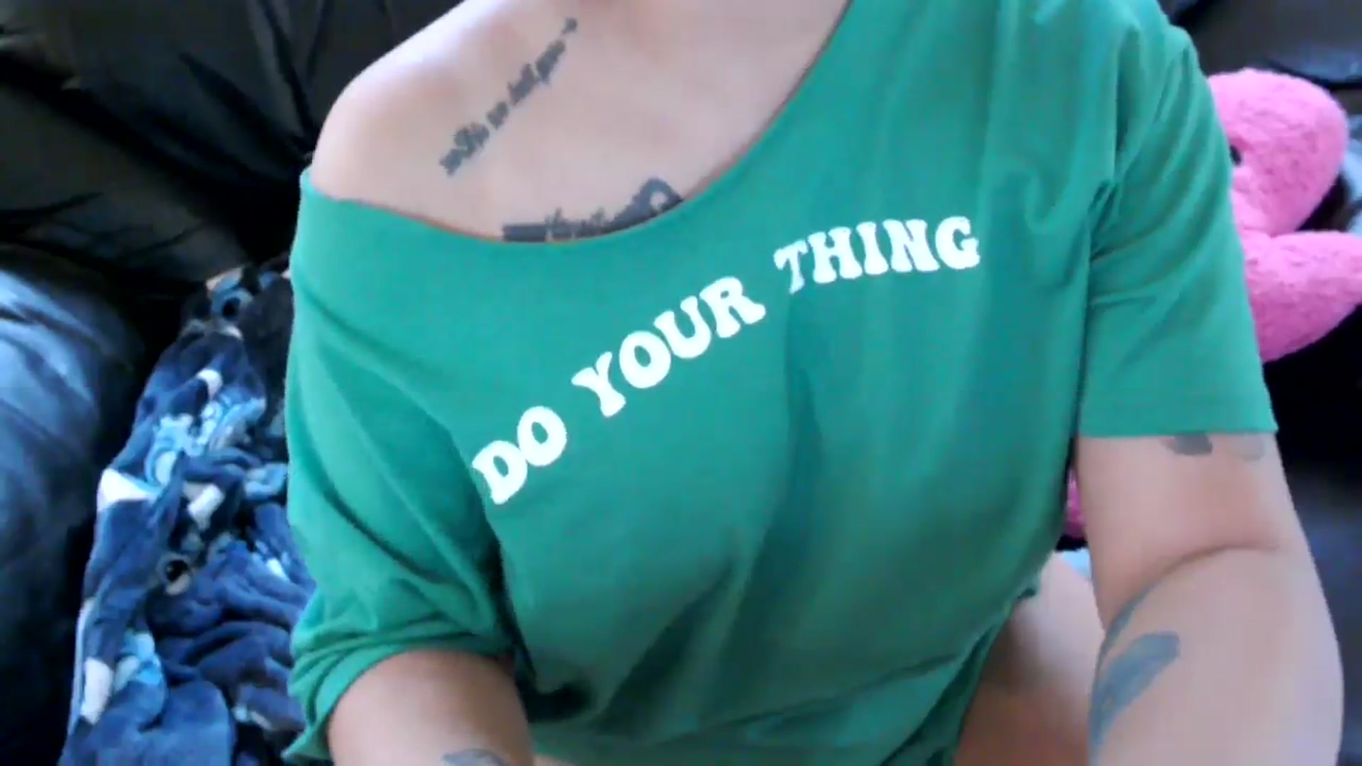 Gallery image thumbnail from MickaylaMinx's myfreecams stream on, 10/19/2024, 19:41 image 18 of 20