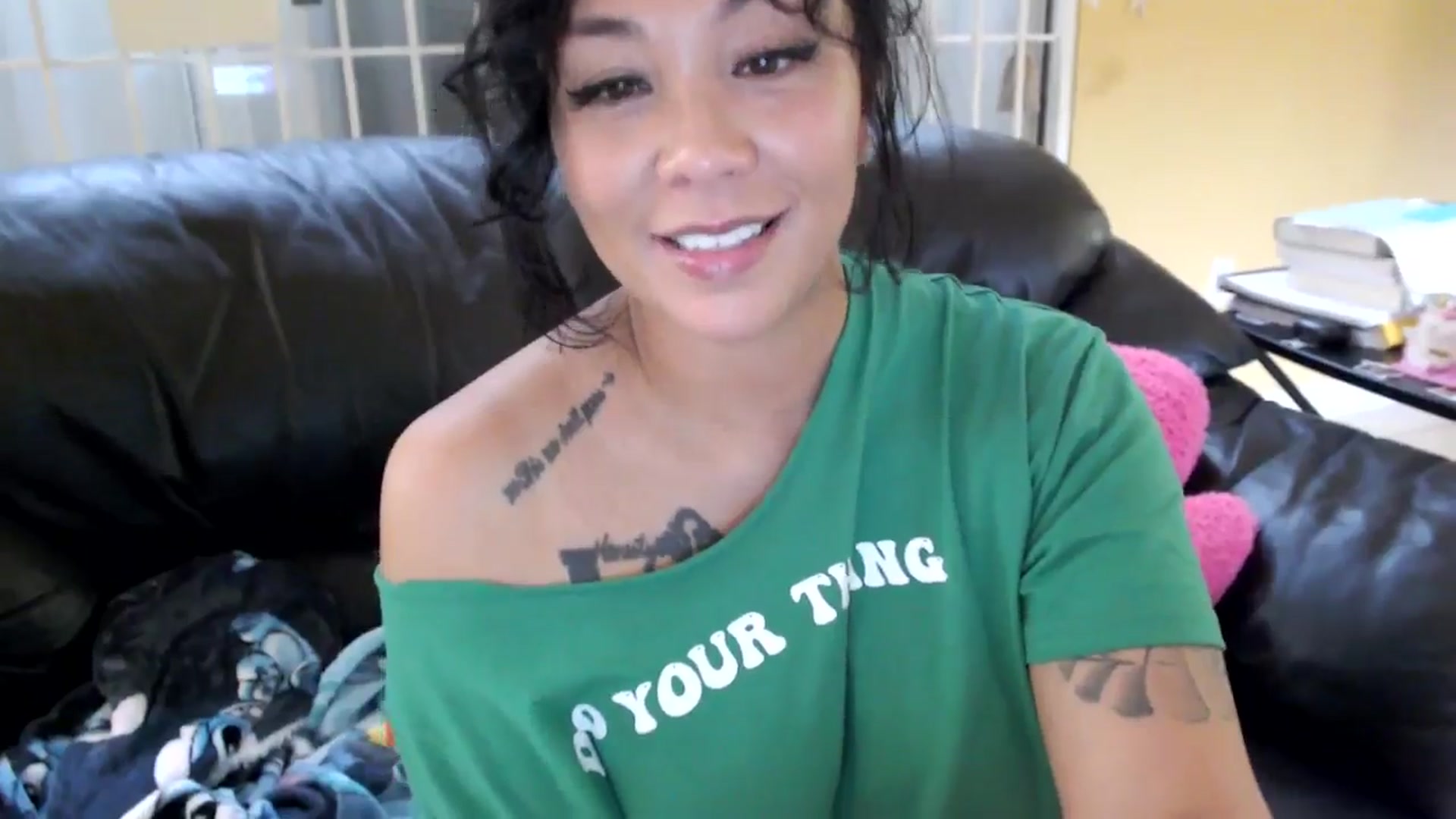 Gallery image thumbnail from MickaylaMinx's myfreecams stream on, 10/19/2024, 19:41 image 3 of 20