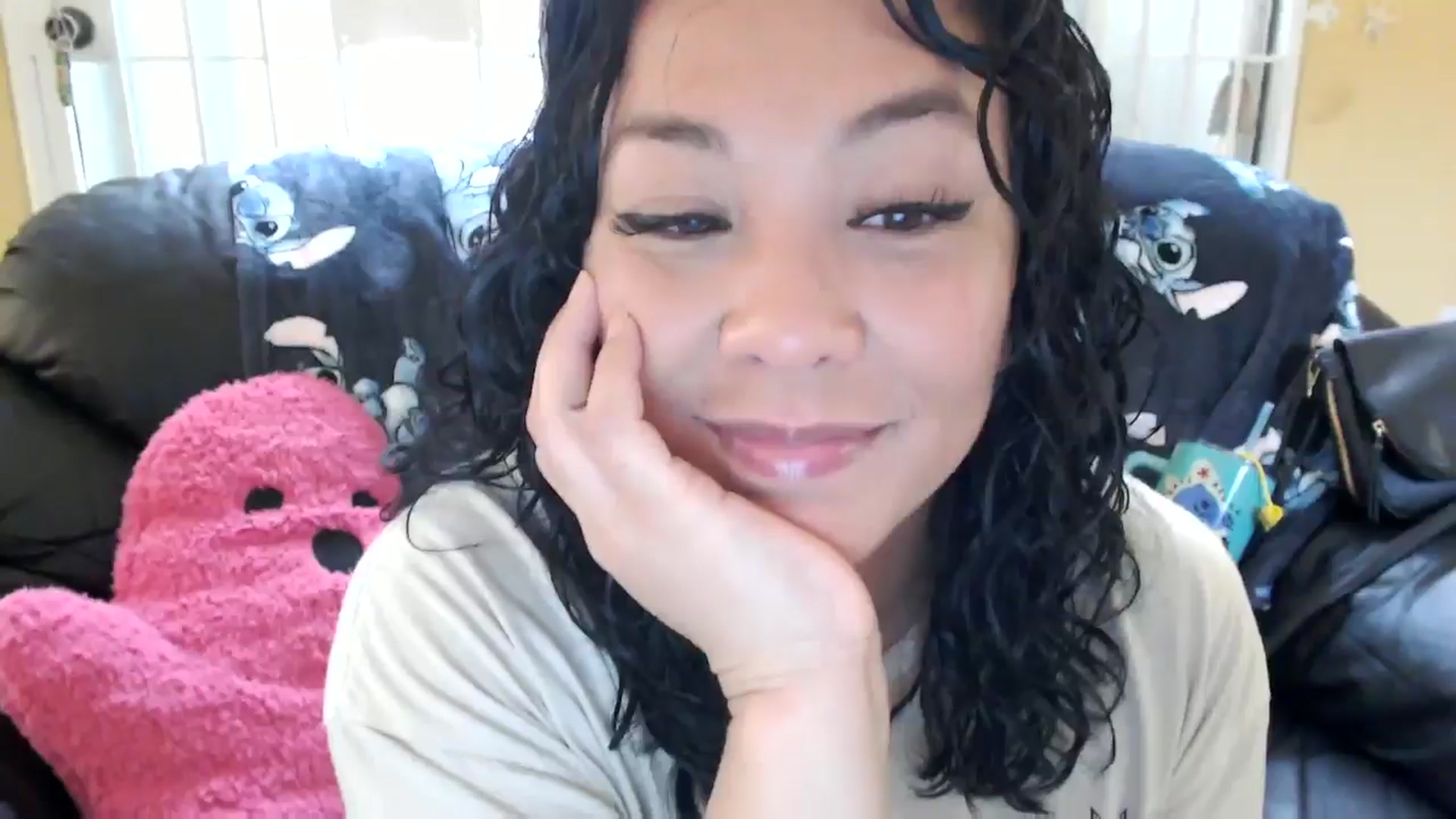 Gallery image thumbnail from MickaylaMinx's myfreecams stream on, 10/20/2024, 18:14 image 6 of 20