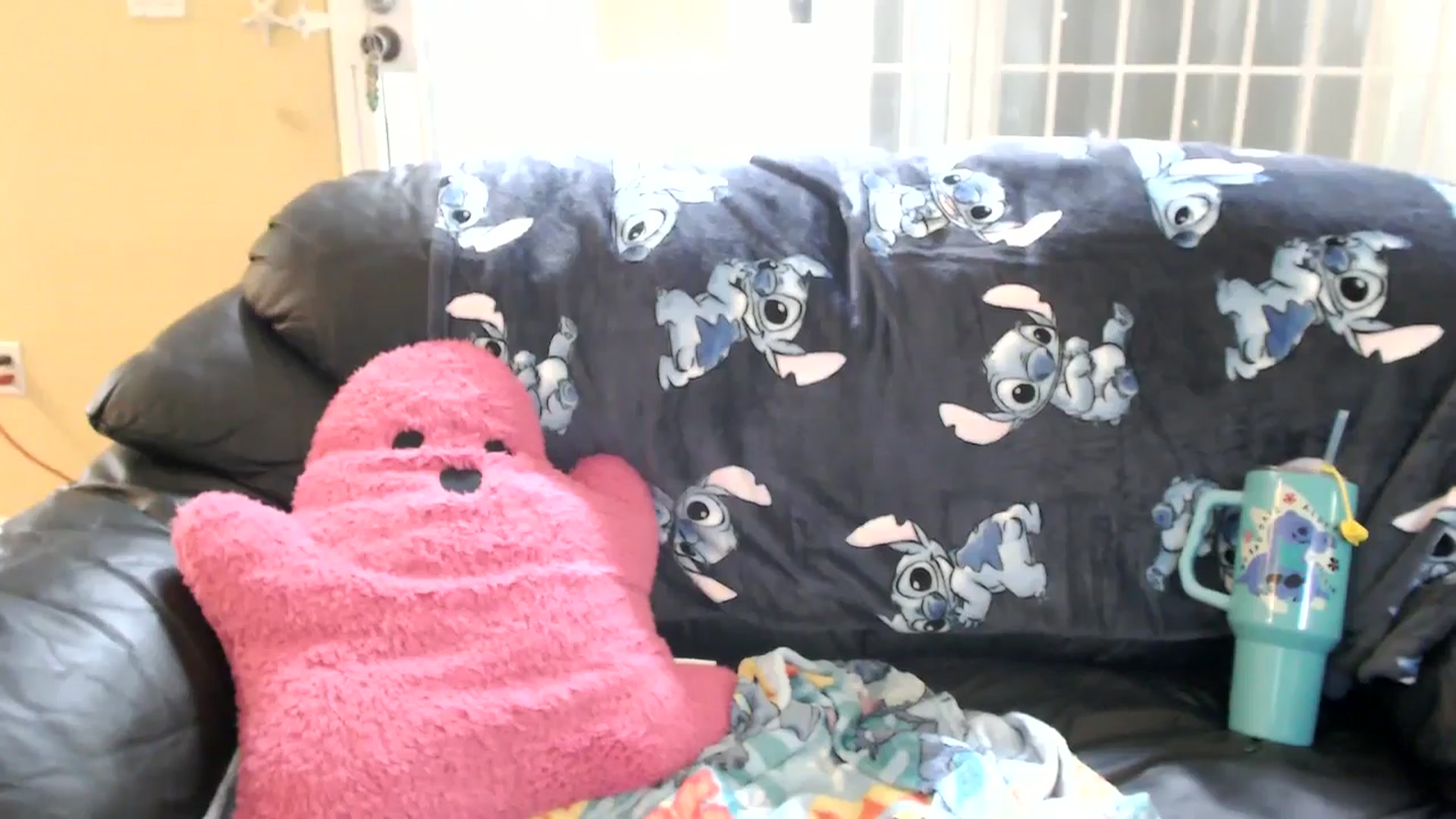 Gallery image thumbnail from MickaylaMinx's myfreecams stream on, 10/20/2024, 18:14 image 8 of 20