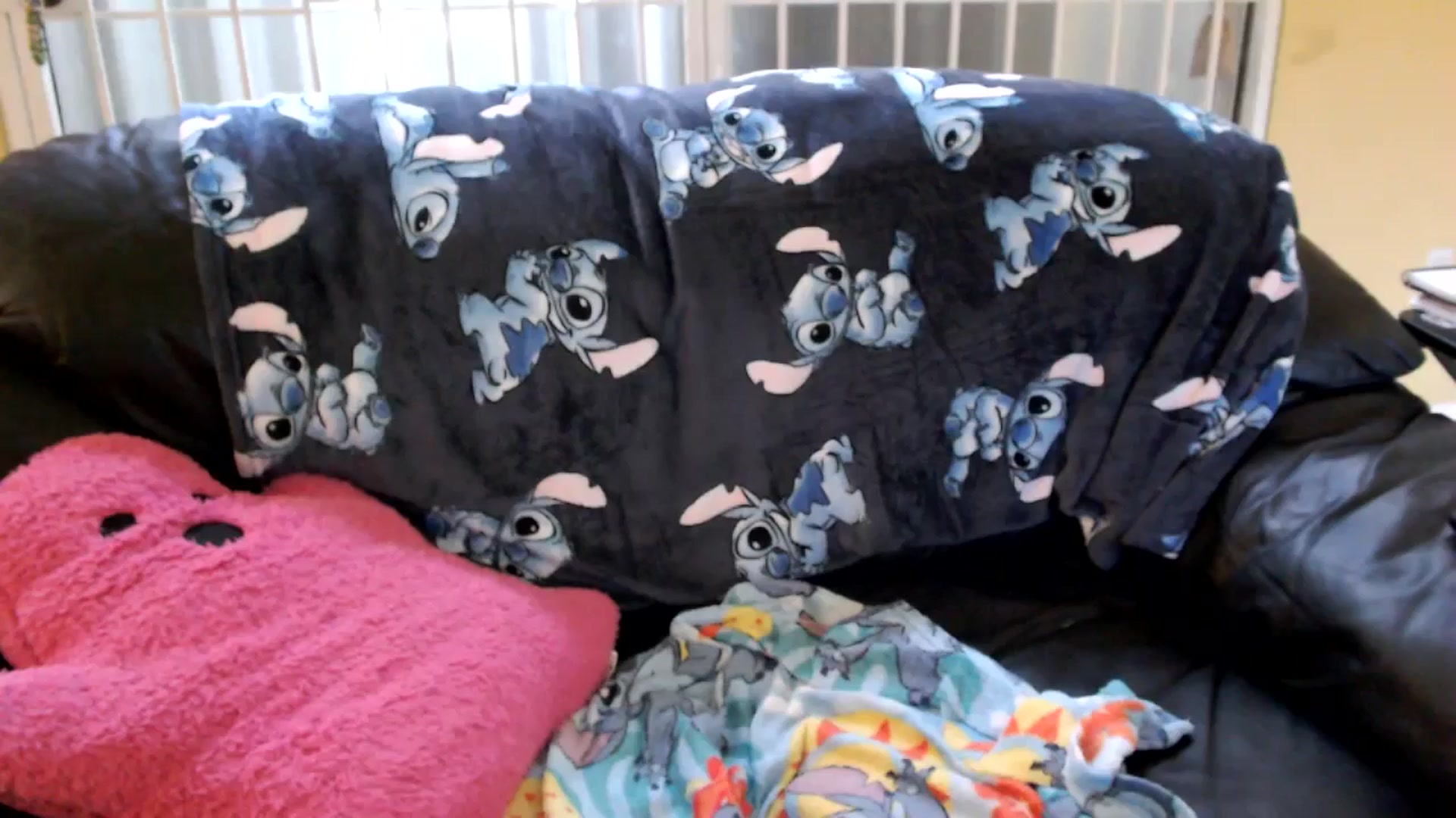 Gallery image thumbnail from MickaylaMinx's myfreecams stream on, 10/20/2024, 19:16 image 4 of 20